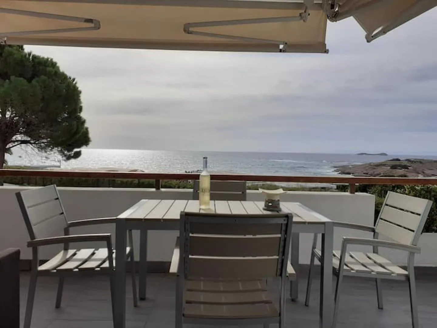 Balcony/Terrace in Breezy summer maisonette with exciting view!
