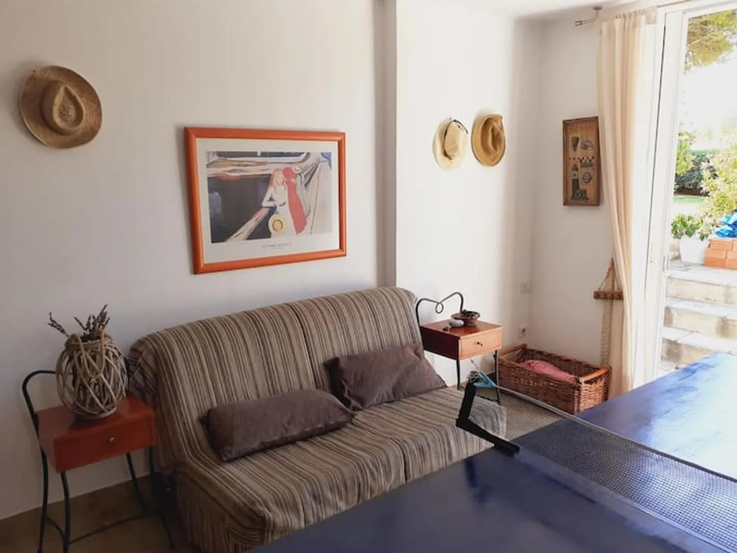 Table tennis in Breezy summer maisonette with exciting view!