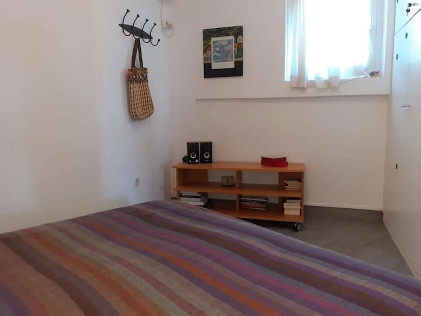 Bed in Breezy summer maisonette with exciting view!