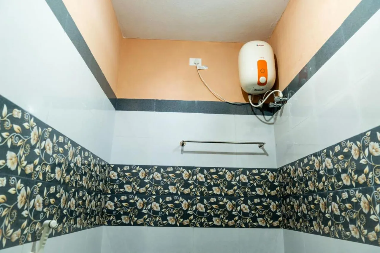 Bathroom in Le Springlynn Residency