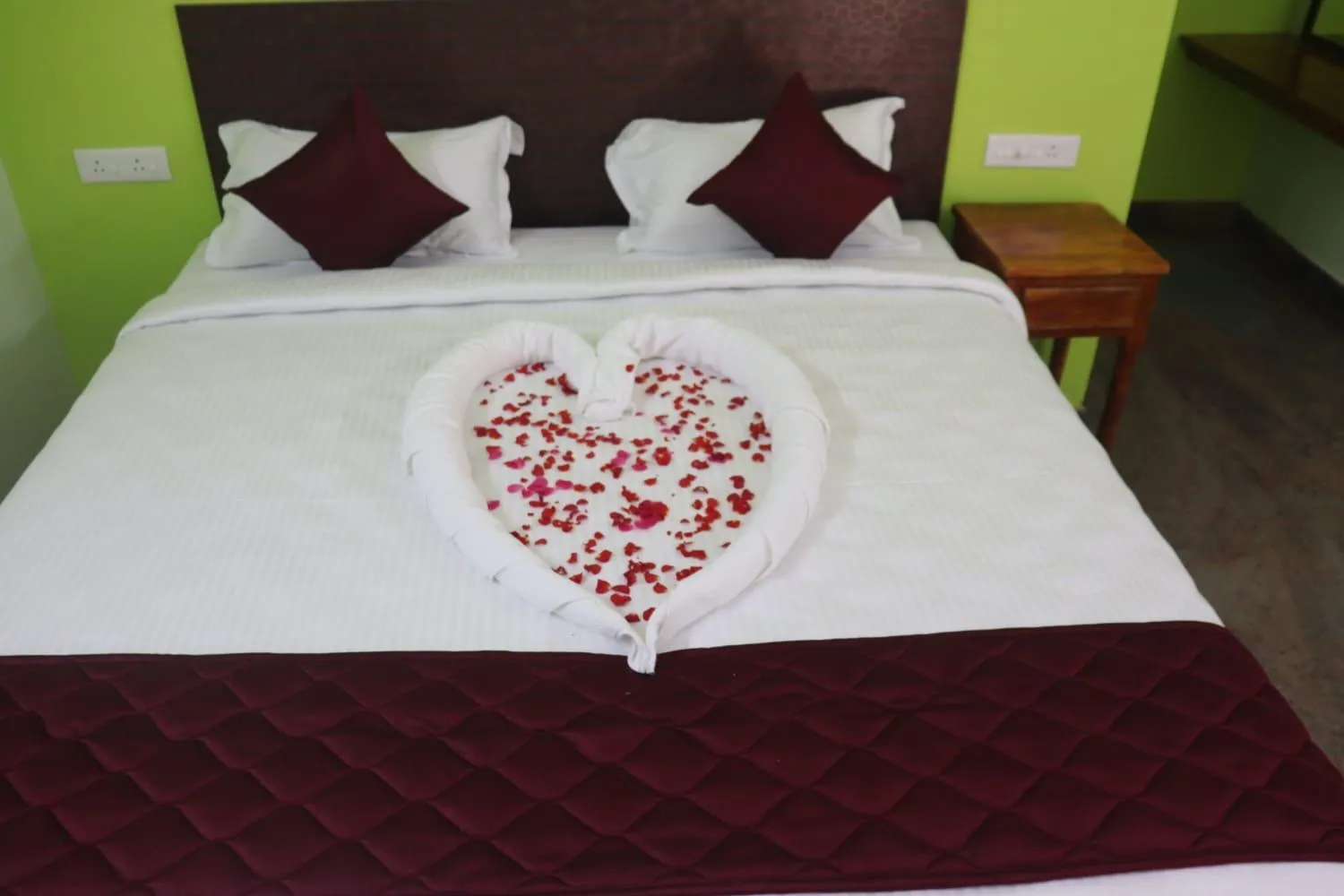 Bed in Le Springlynn Residency