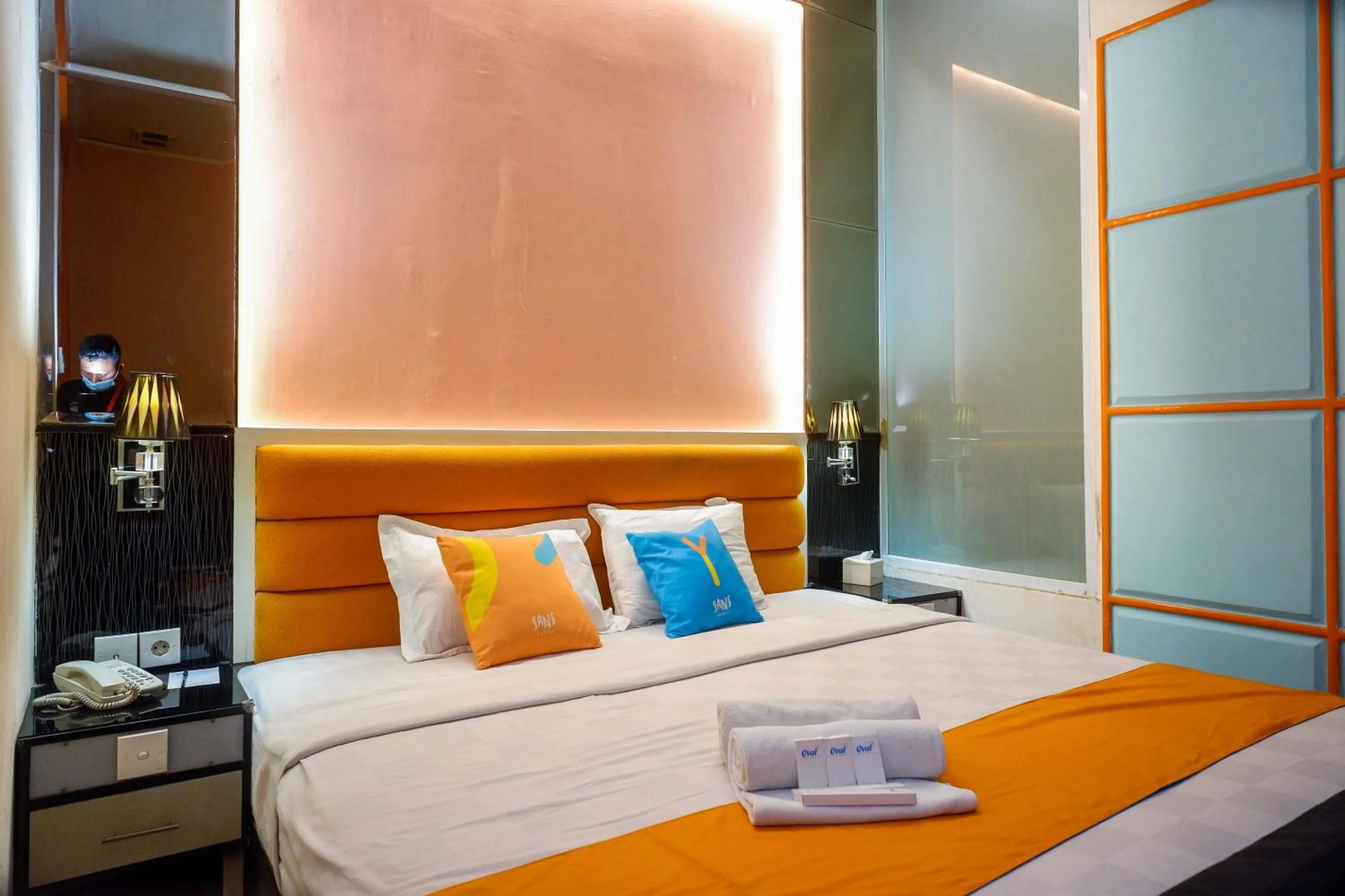 Bedroom, Bed in Sans Hotel International Surabaya