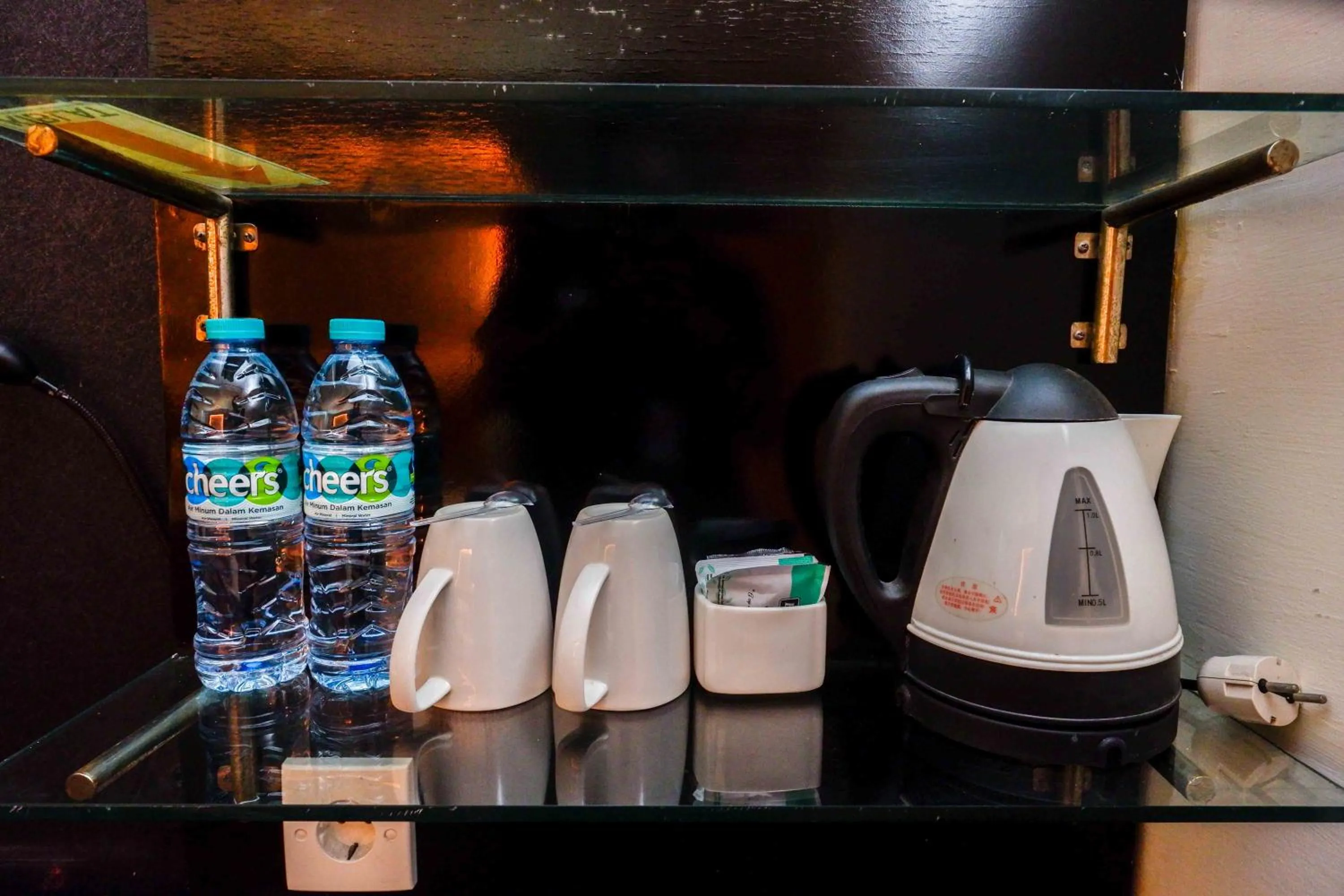 Coffee/tea facilities in Sans Hotel International Surabaya