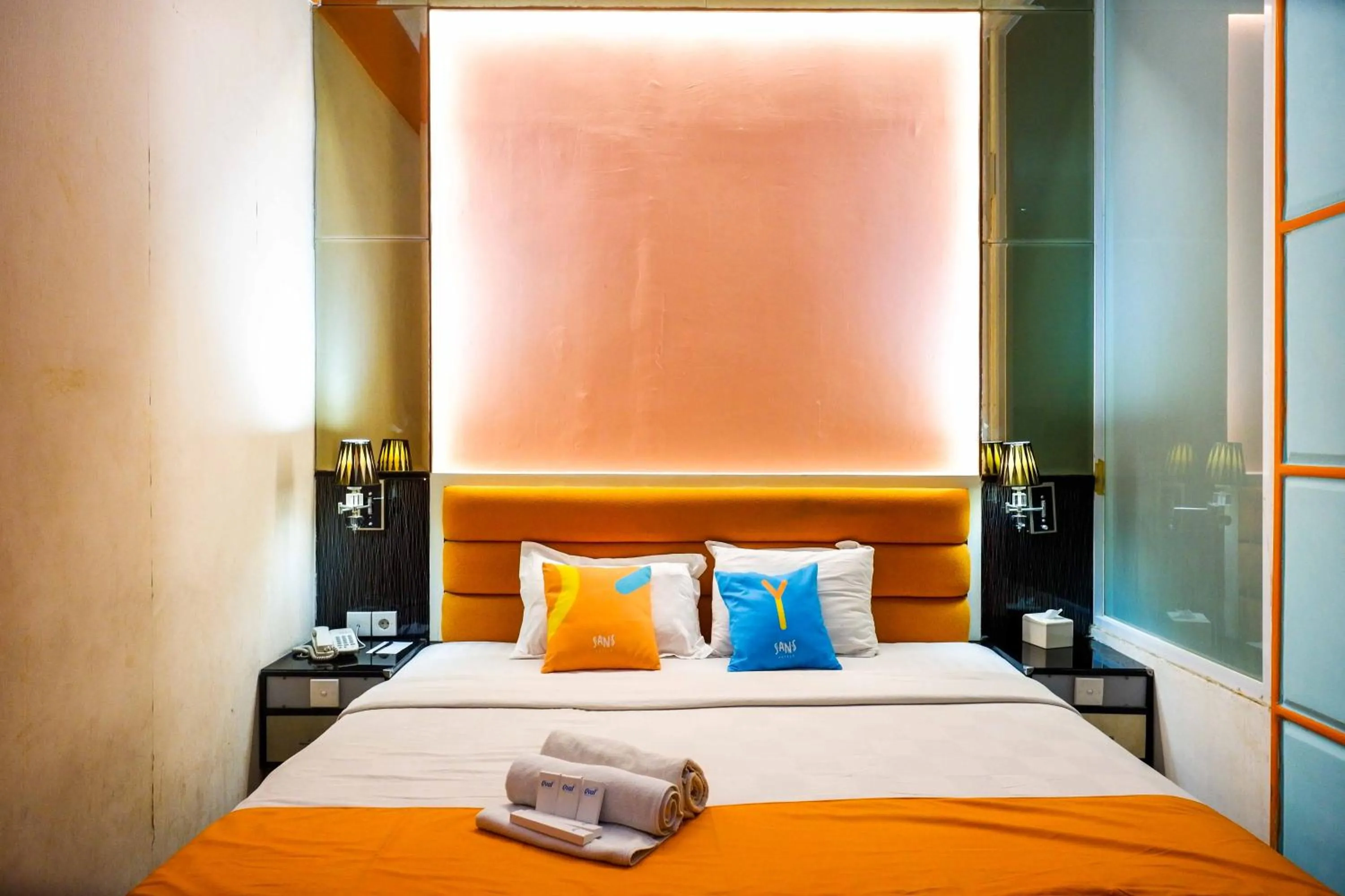 Bedroom, Bed in Sans Hotel International Surabaya