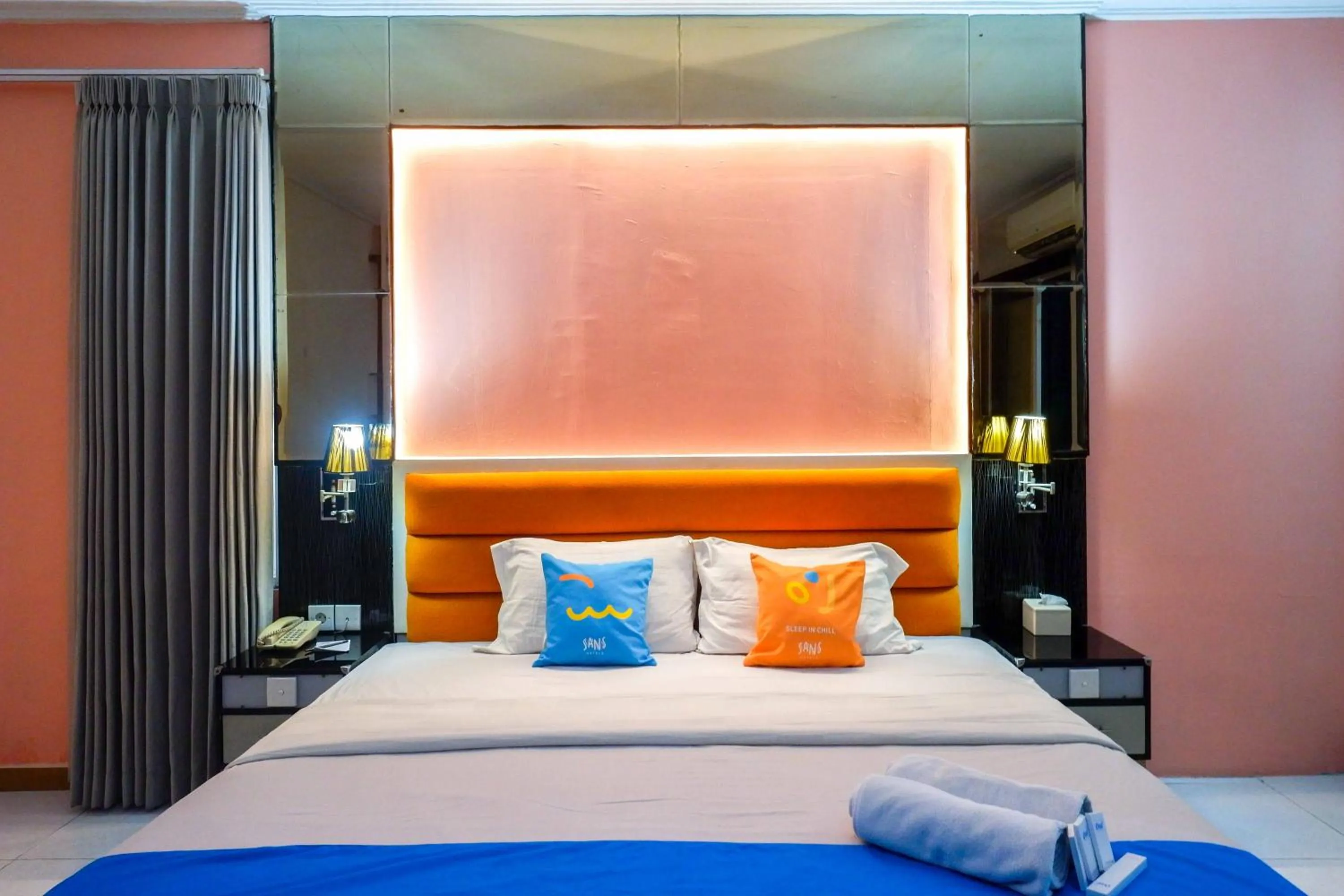 Bedroom, Bed in Sans Hotel International Surabaya