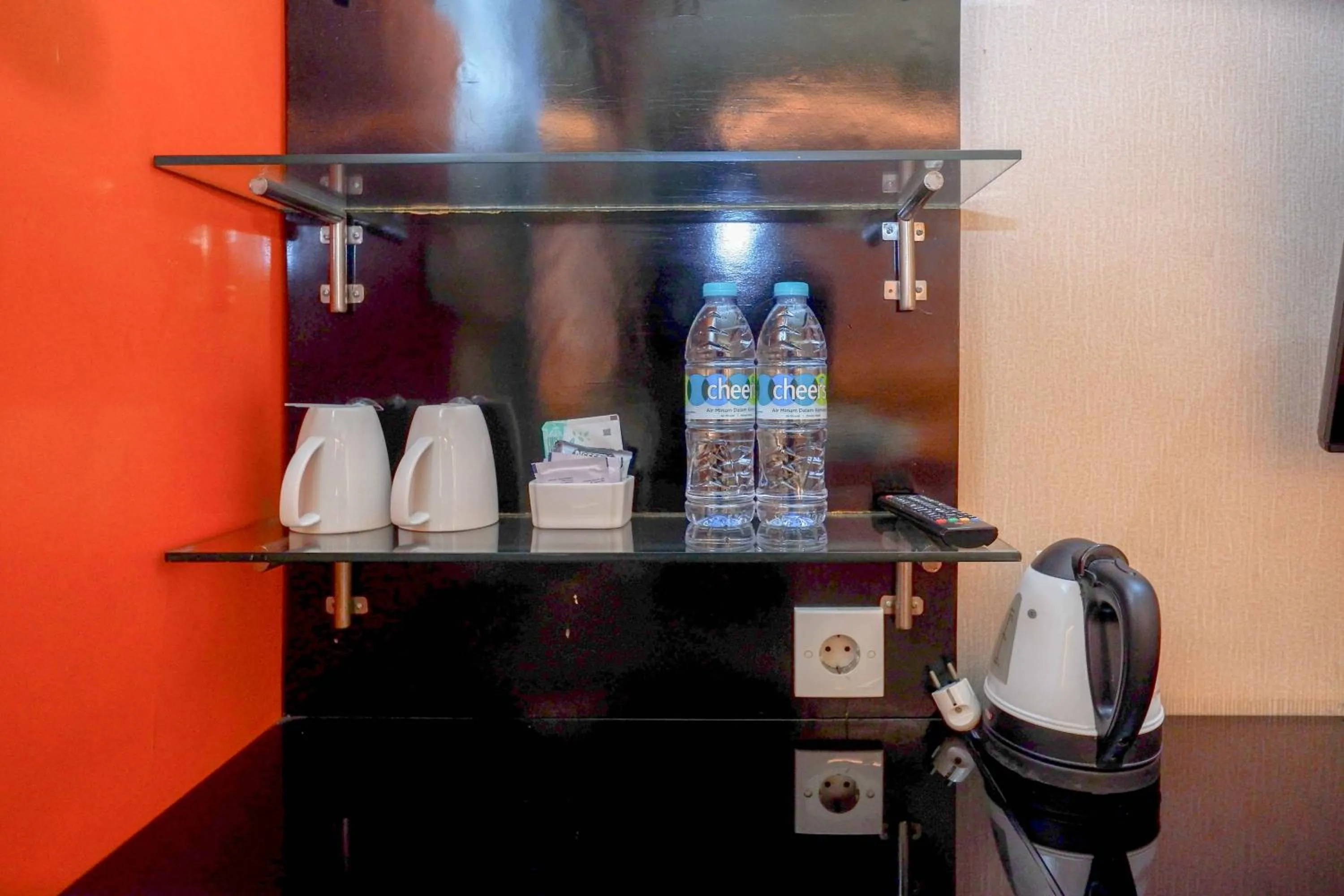 Coffee/tea facilities in Sans Hotel International Surabaya