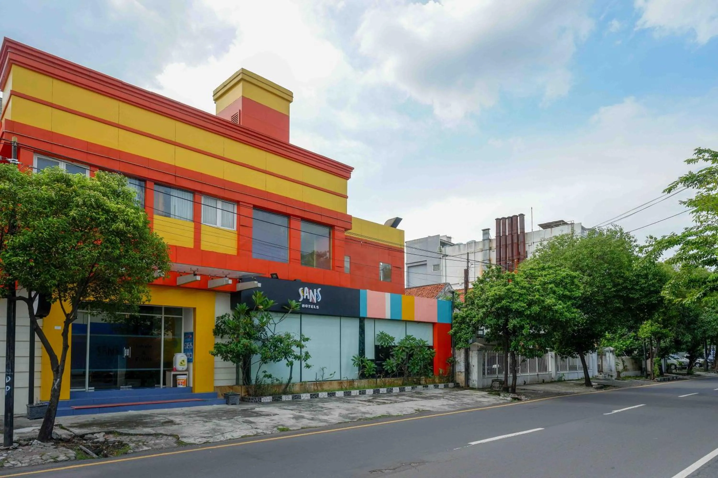Property building in Sans Hotel International Surabaya