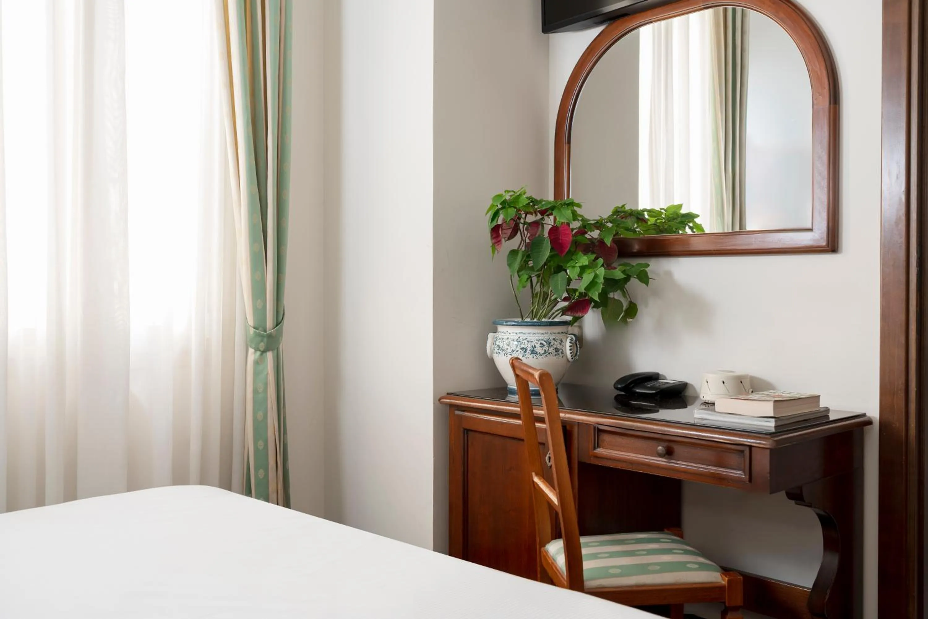 Bed in Hotel Boccaccio