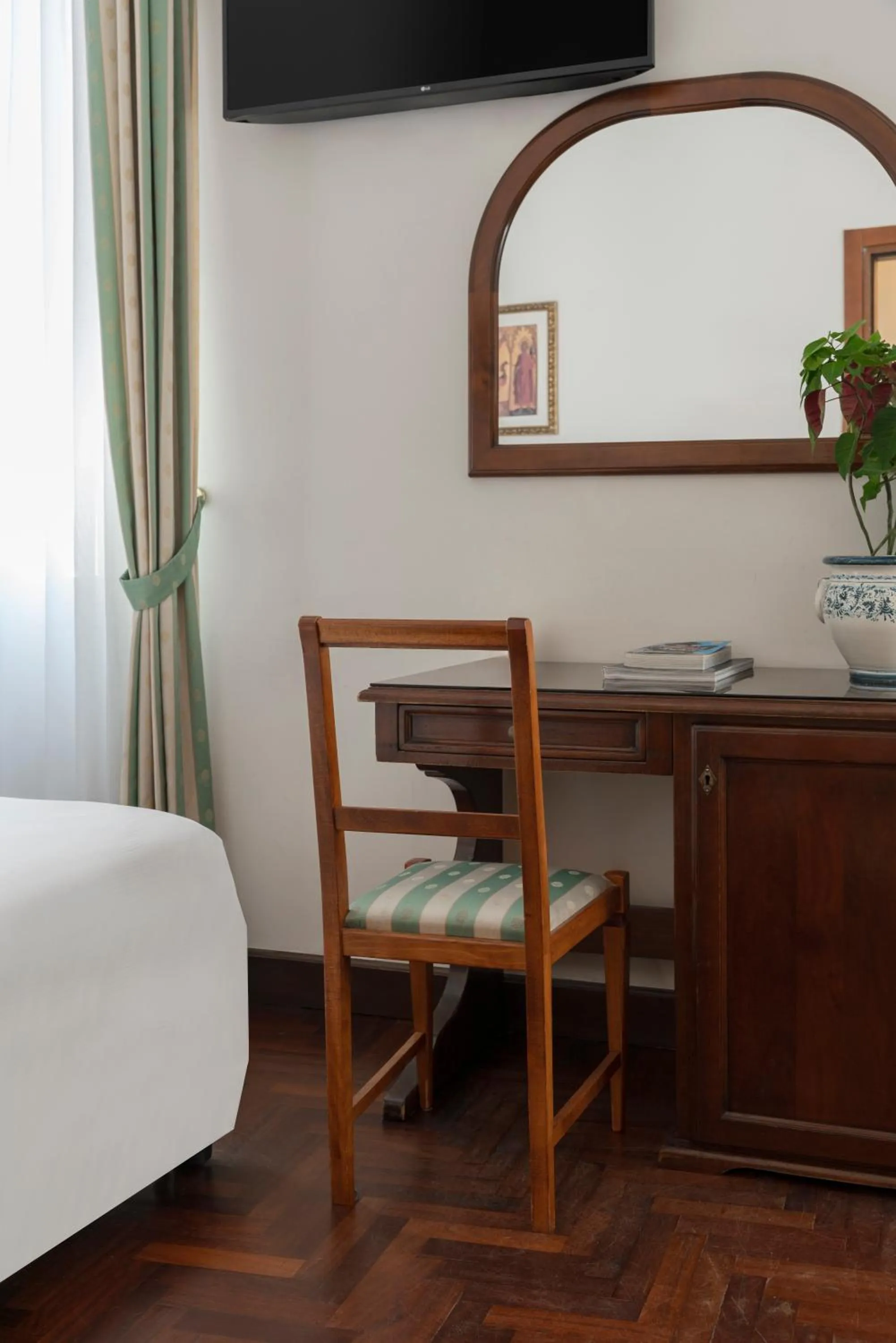 Bed in Hotel Boccaccio