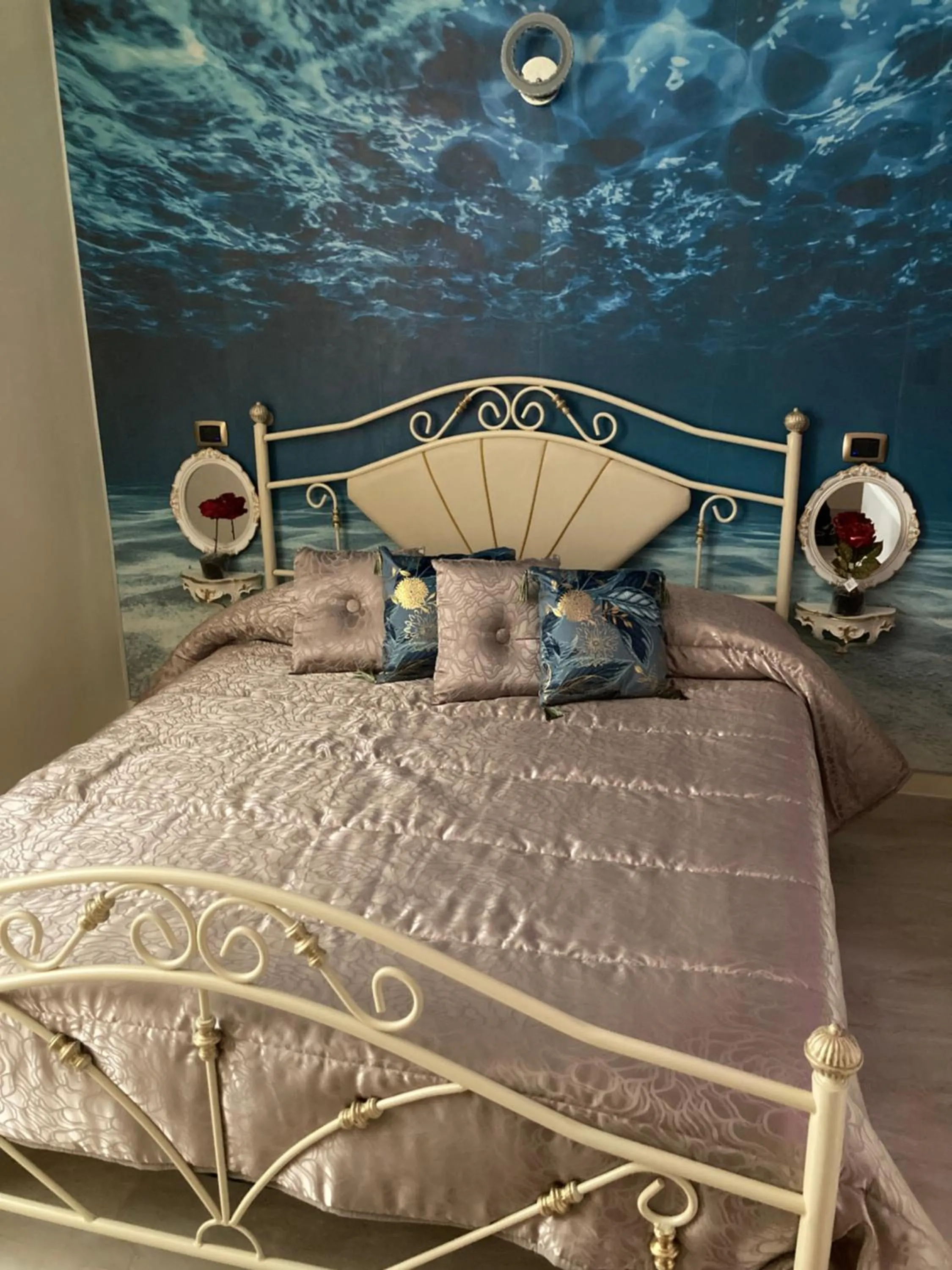 Bed in B&B LA REGGIA DI RIHANNA spa