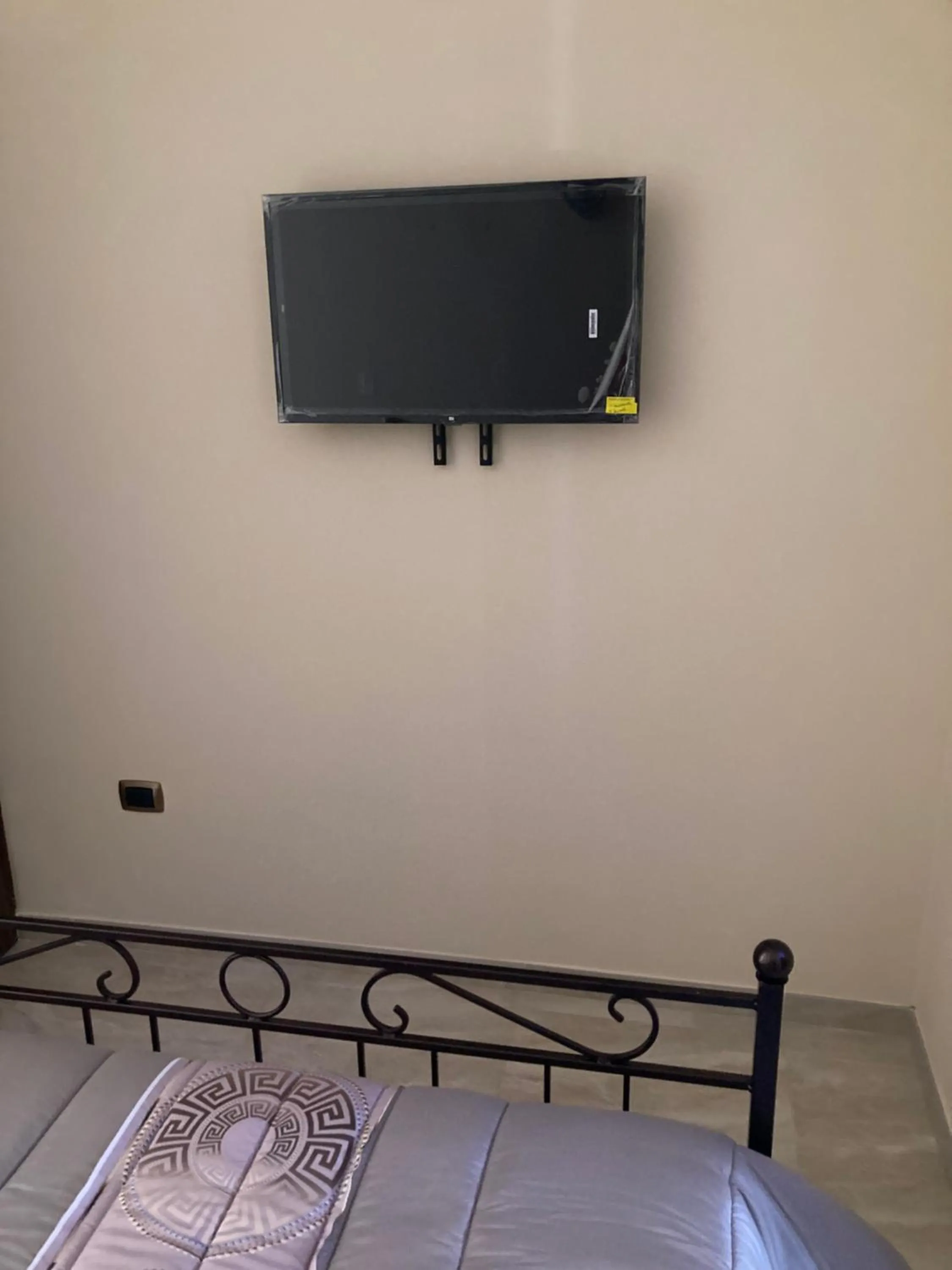 TV and multimedia, Bed in B&B LA REGGIA DI RIHANNA spa