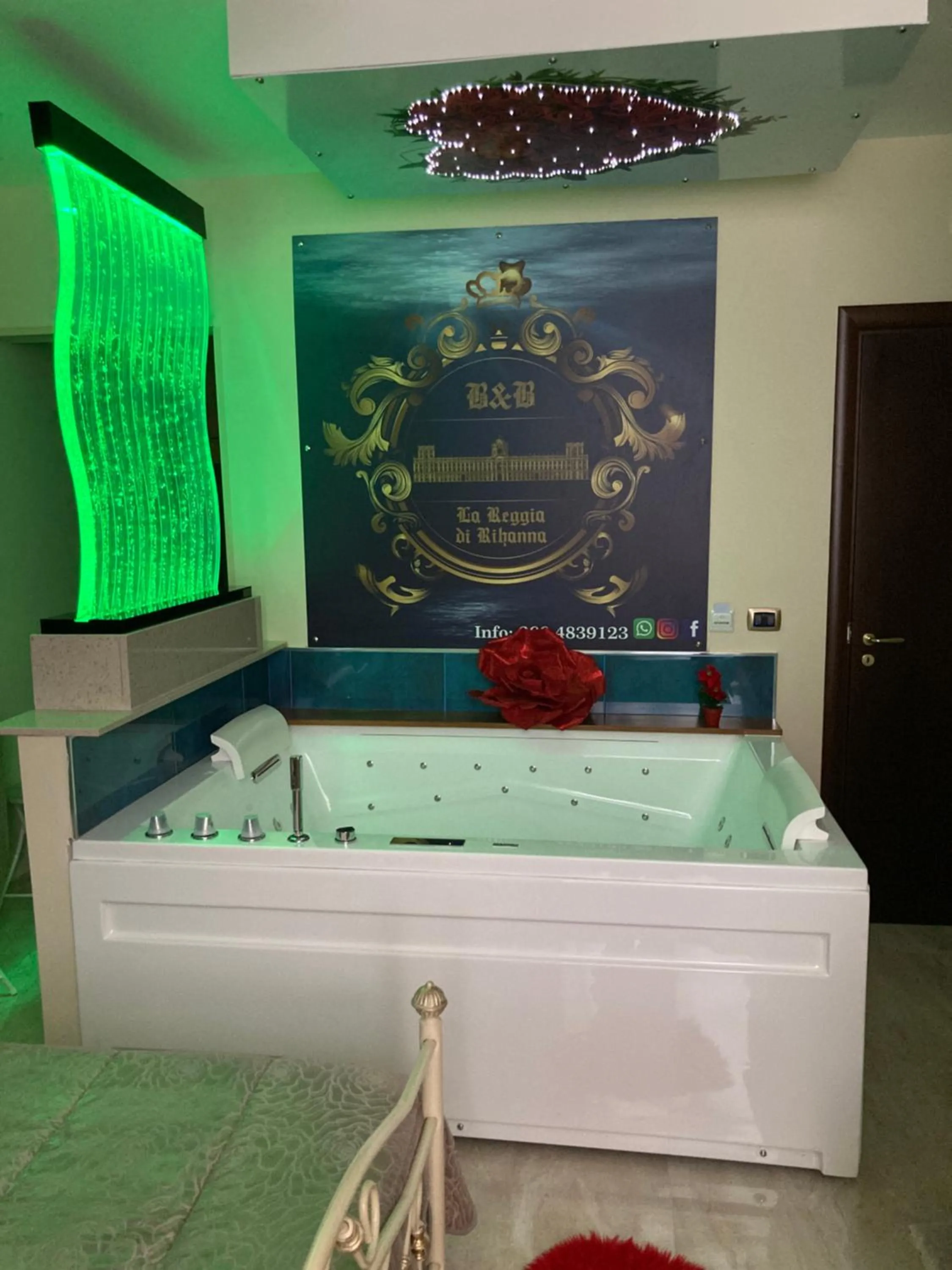 Hot Tub in B&B LA REGGIA DI RIHANNA spa