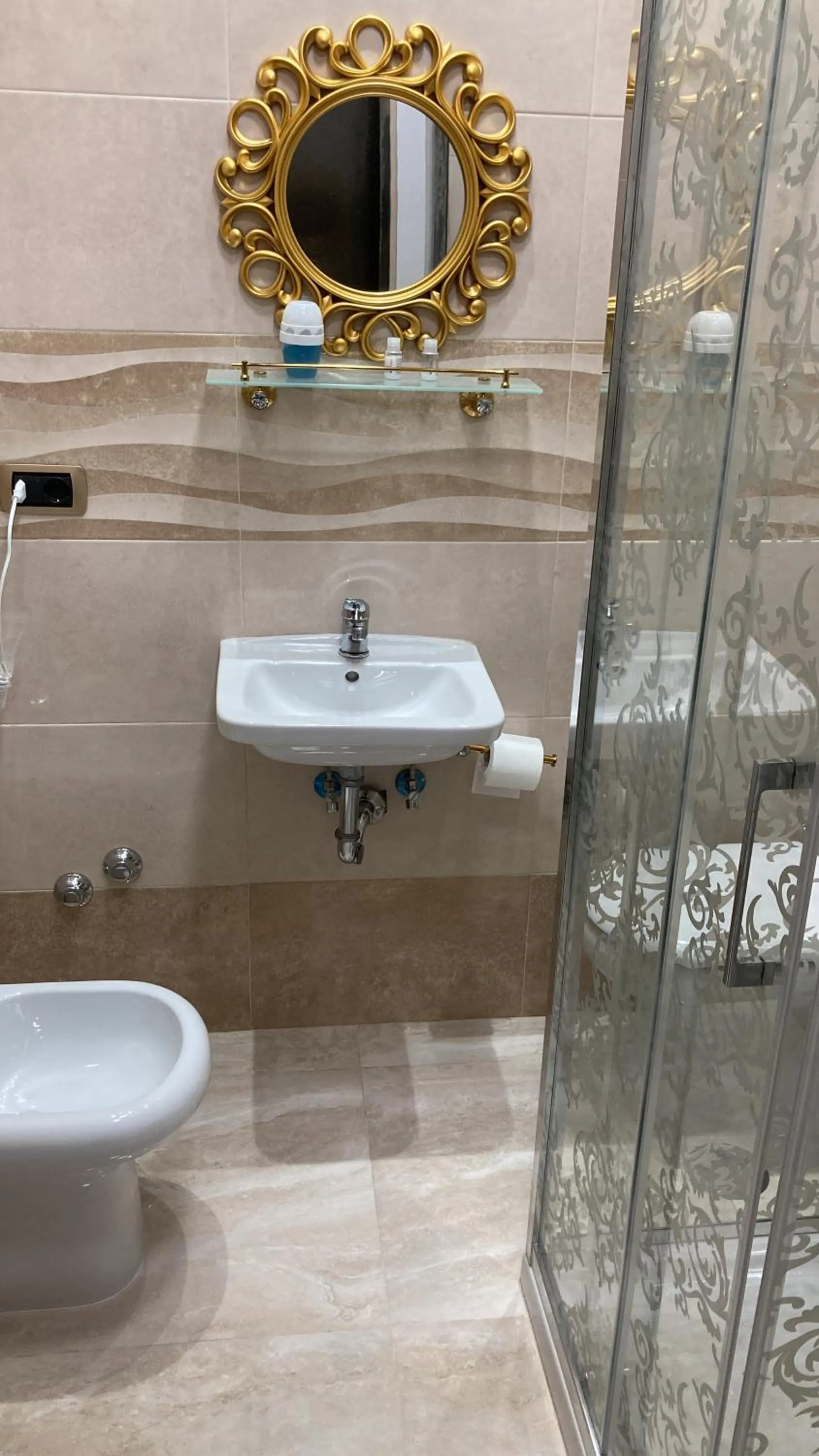 Bathroom in B&B LA REGGIA DI RIHANNA spa