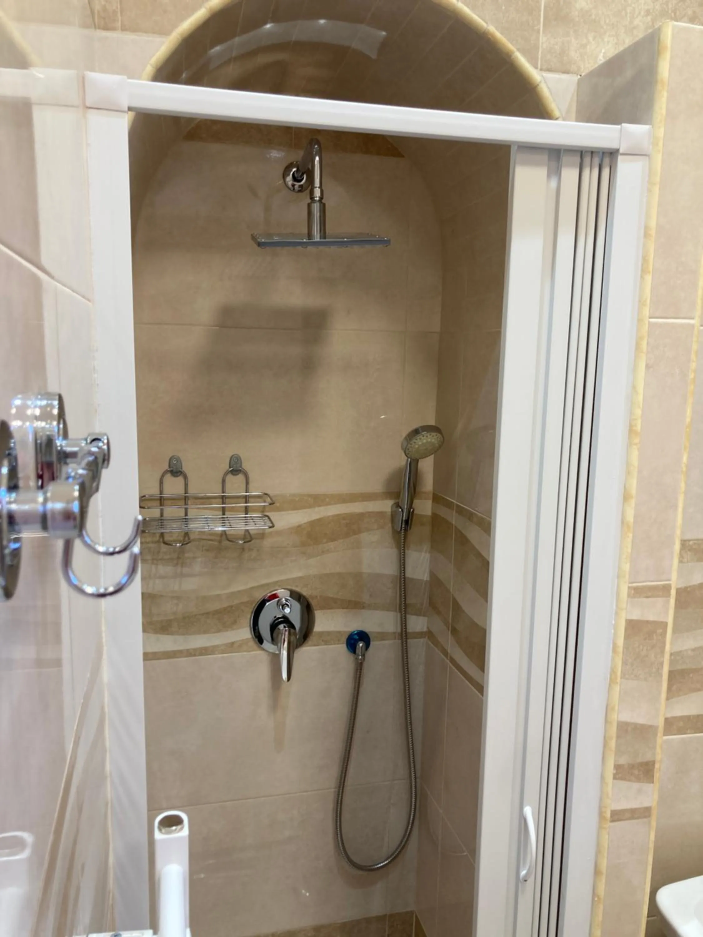 Bathroom in B&B LA REGGIA DI RIHANNA spa