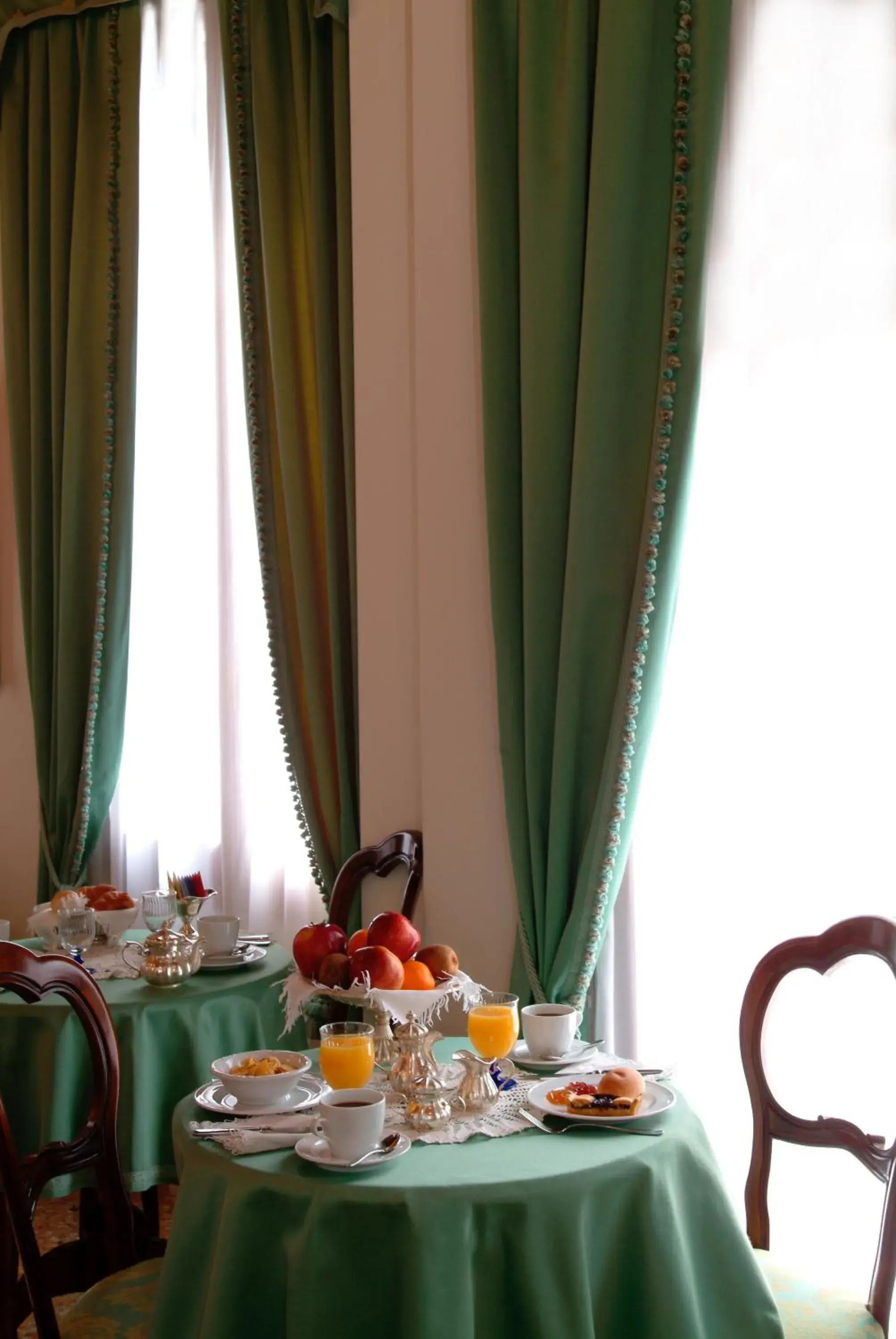 Restaurant/places to eat in Apostoli Palace Restaurant/places to eat in Apostoli Palace