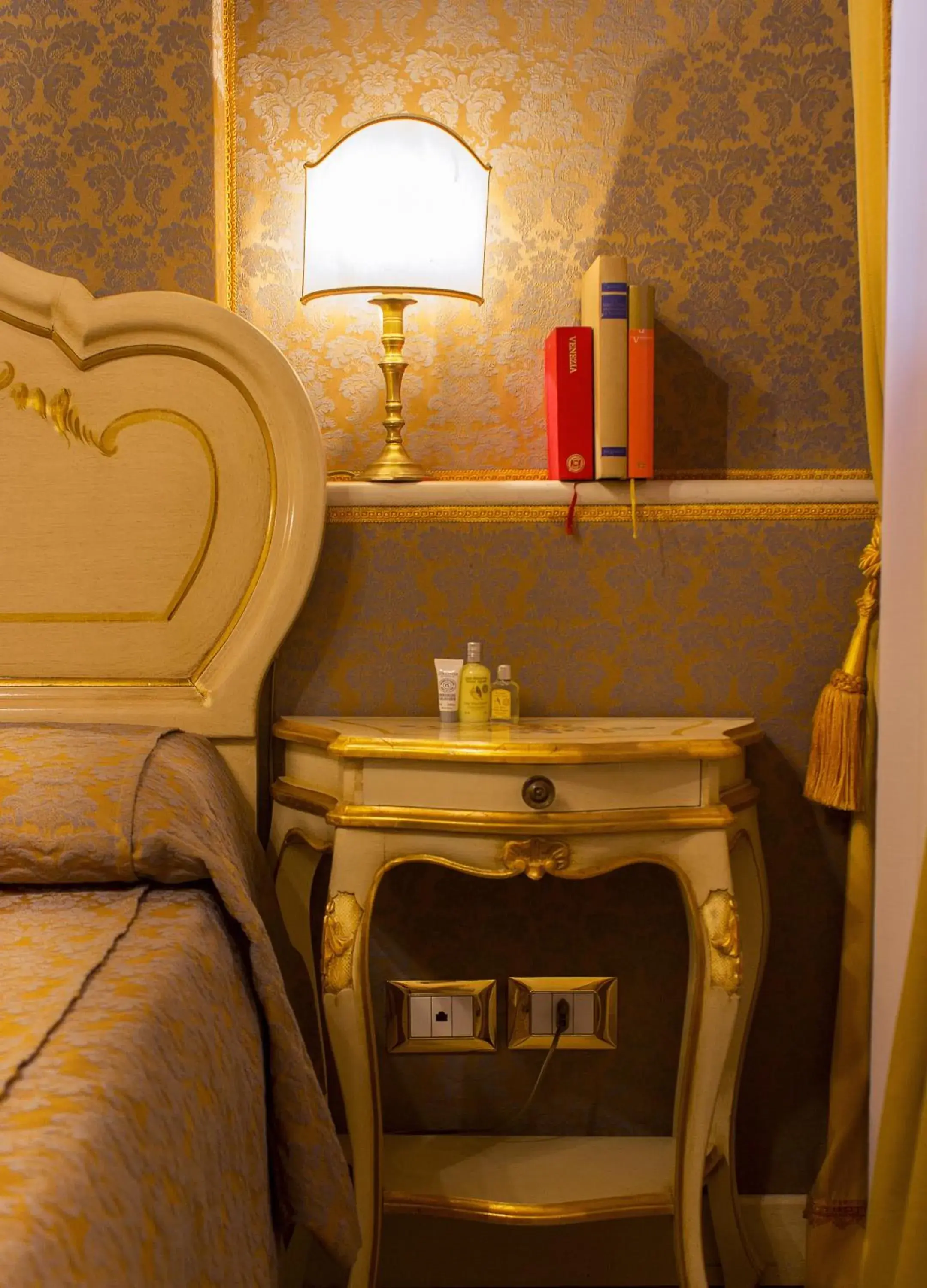 Bedroom in Apostoli Palace Bedroom in Apostoli Palace