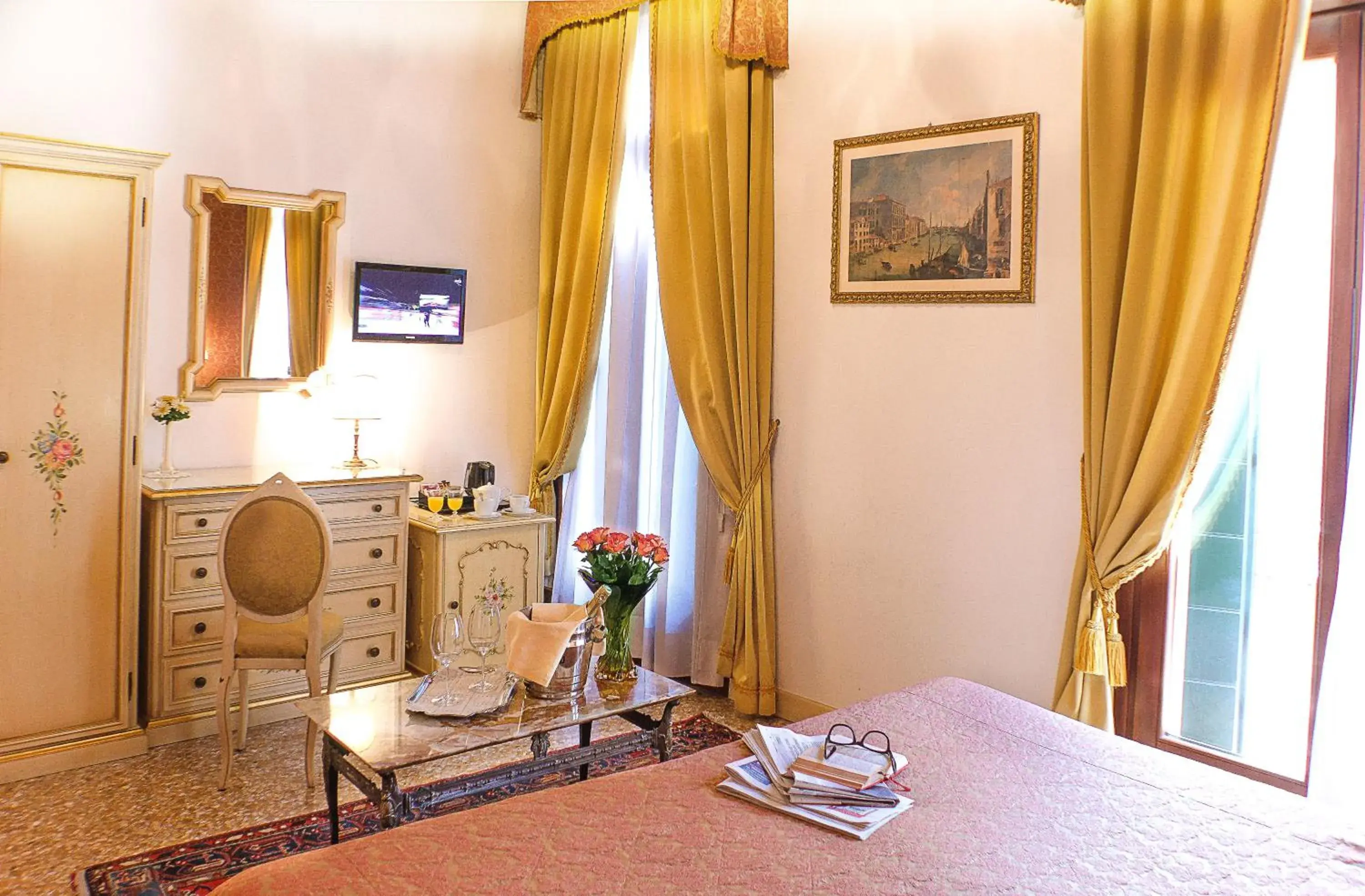 Decorative detail, Bed in Apostoli Palace Decorative detail, Bed in Apostoli Palace