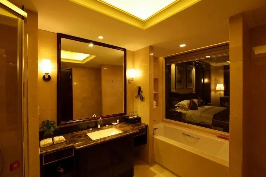 Bathroom, Bed in Ramada Changzhou