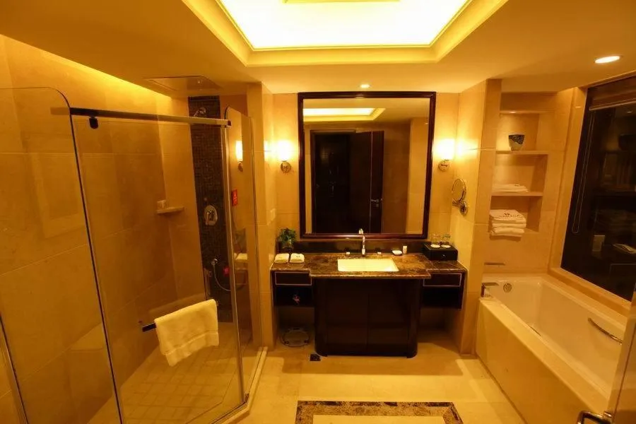Bathroom in Ramada Changzhou