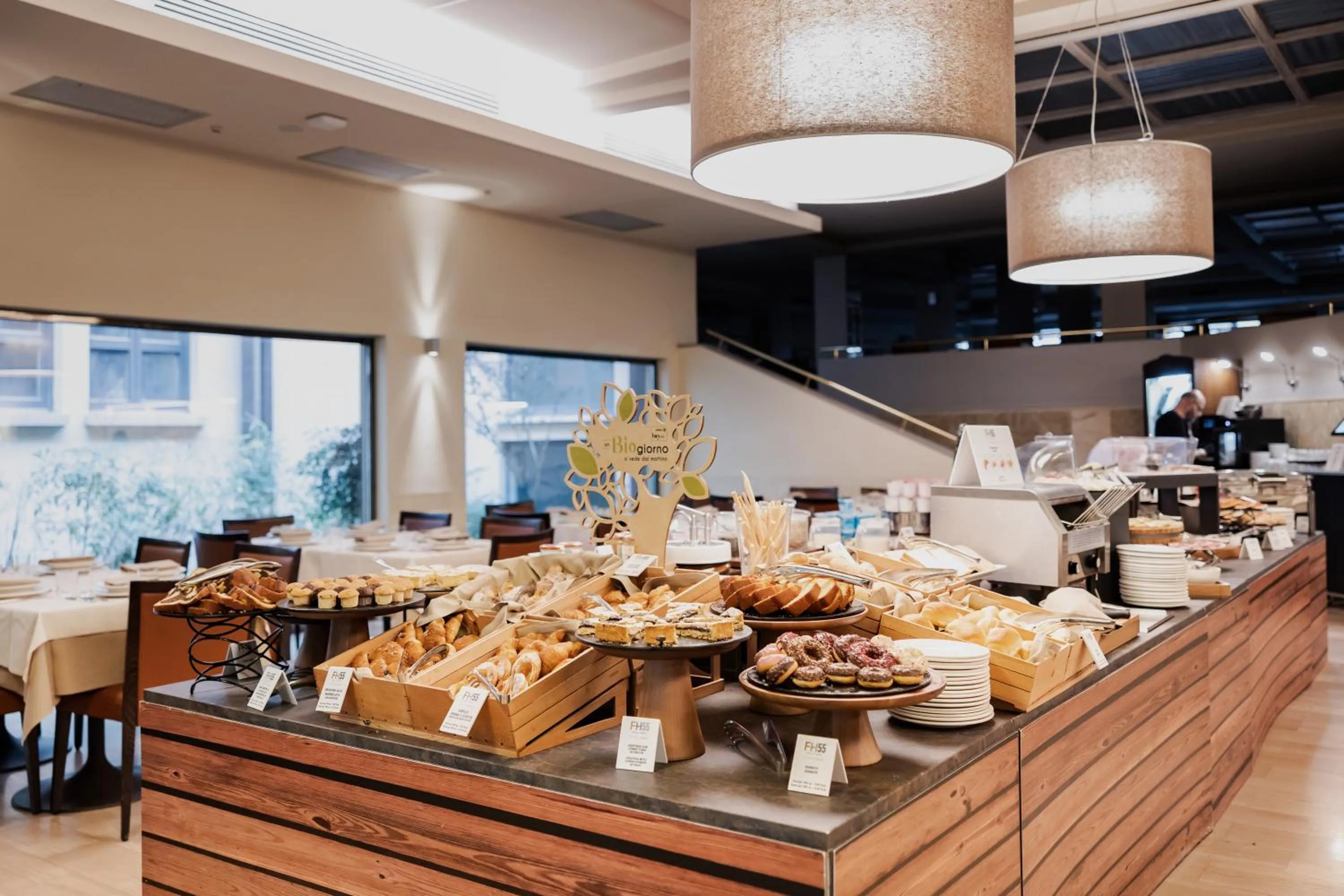 Buffet breakfast in FH55 Grand Hotel Mediterraneo