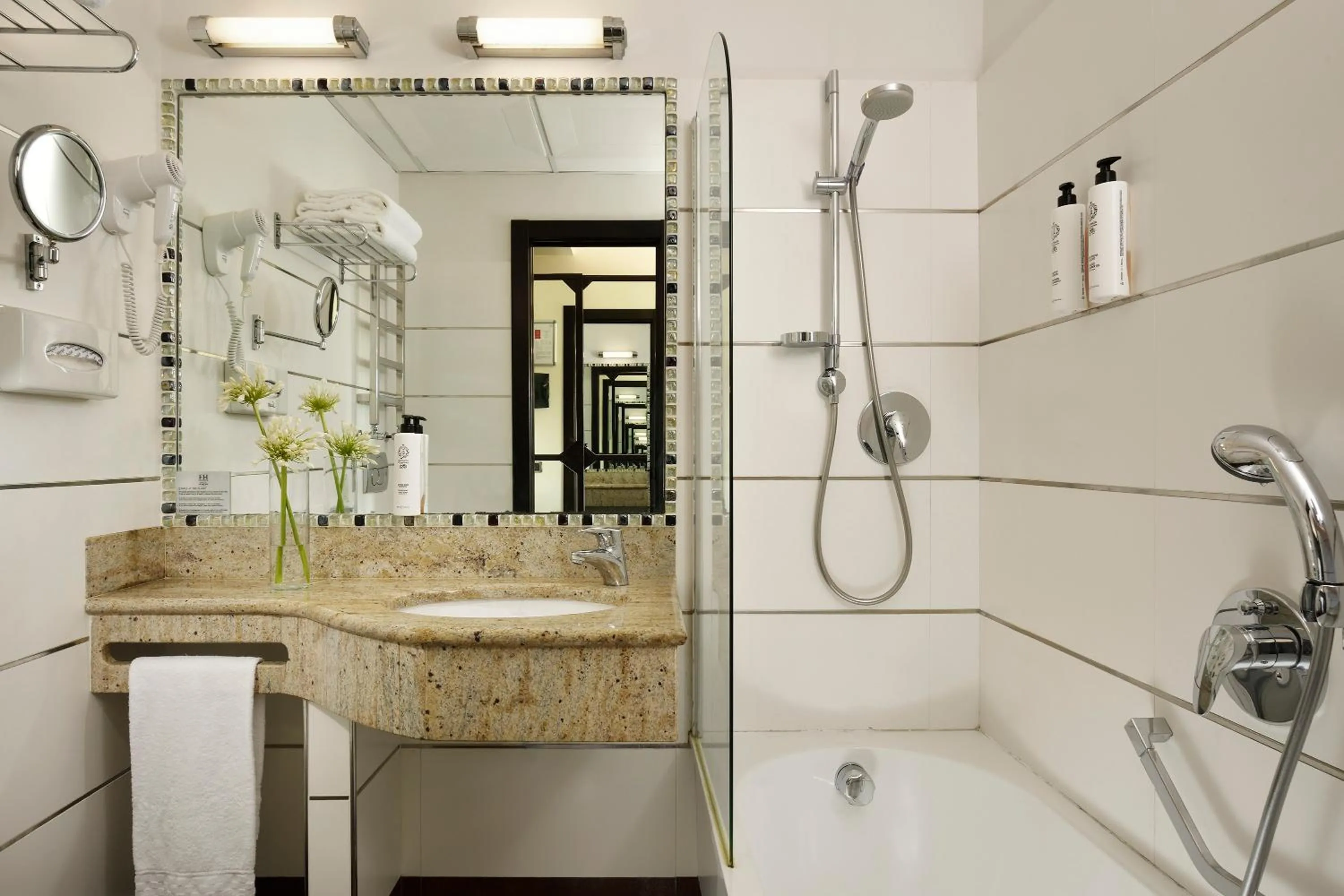 Bathroom in FH55 Grand Hotel Mediterraneo