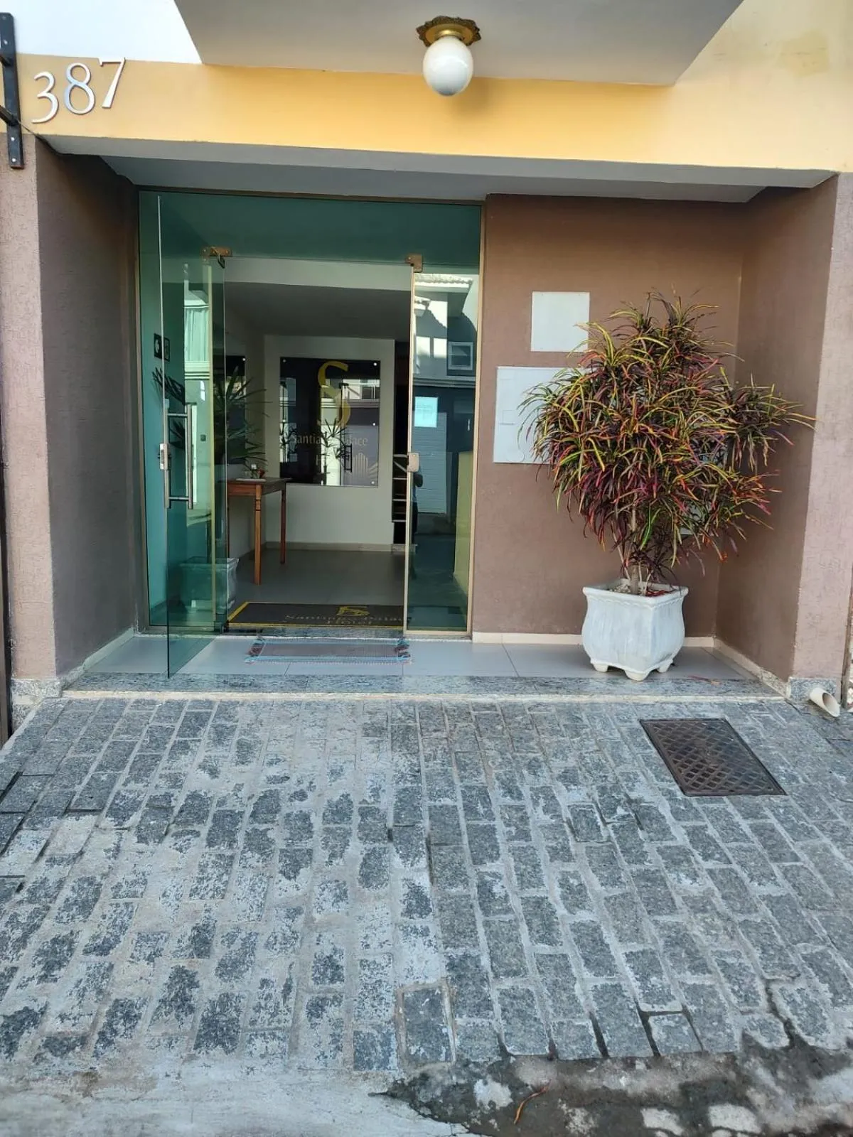 Facade/entrance in Santiago Palace Hotel