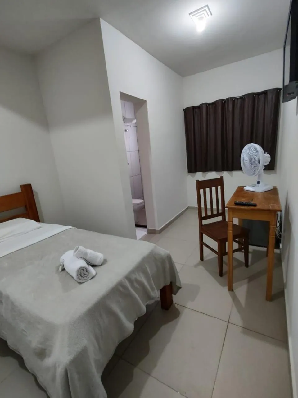 Photo of the whole room, Bed in Santiago Palace Hotel