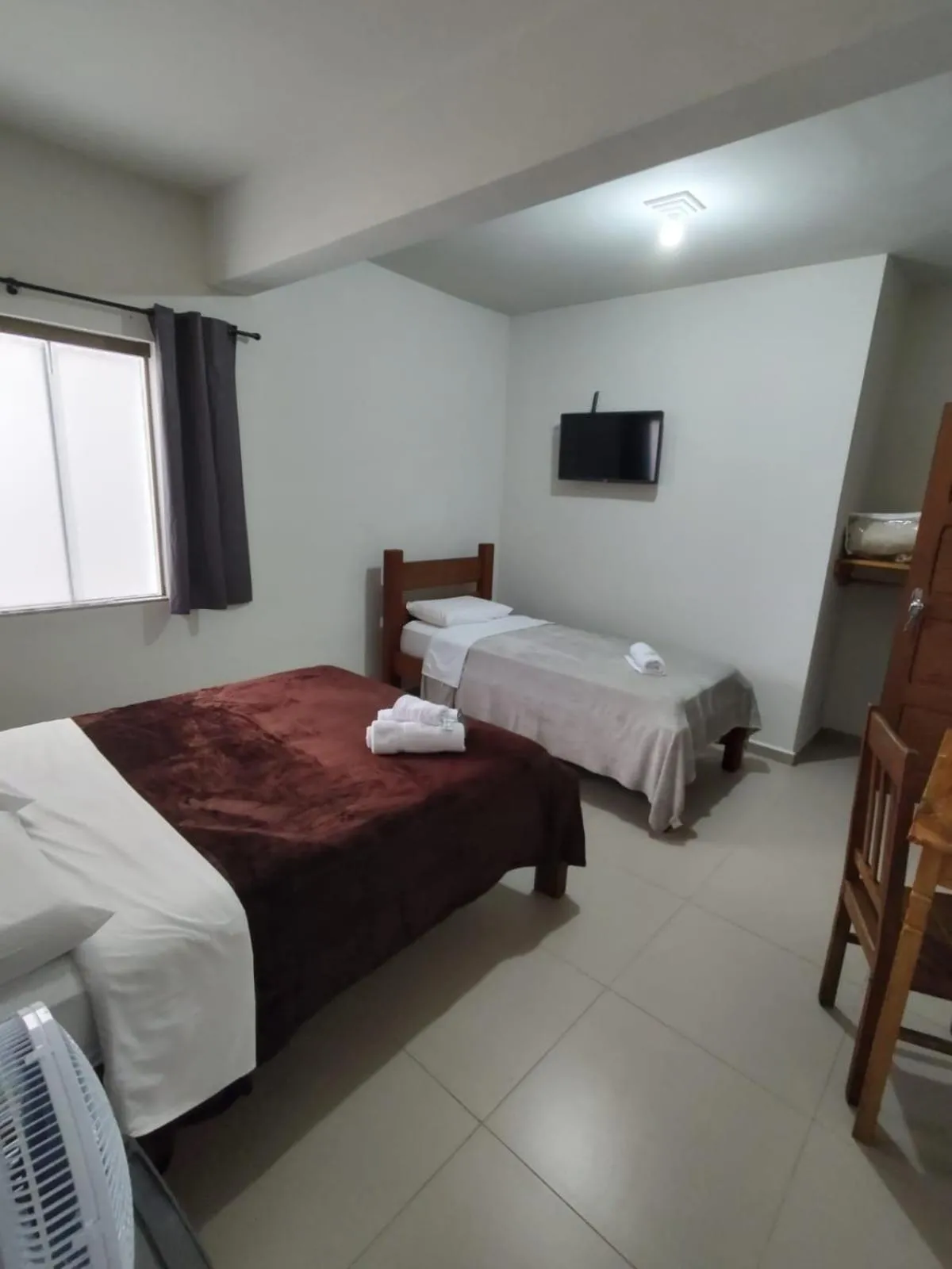 Photo of the whole room, Bed in Santiago Palace Hotel