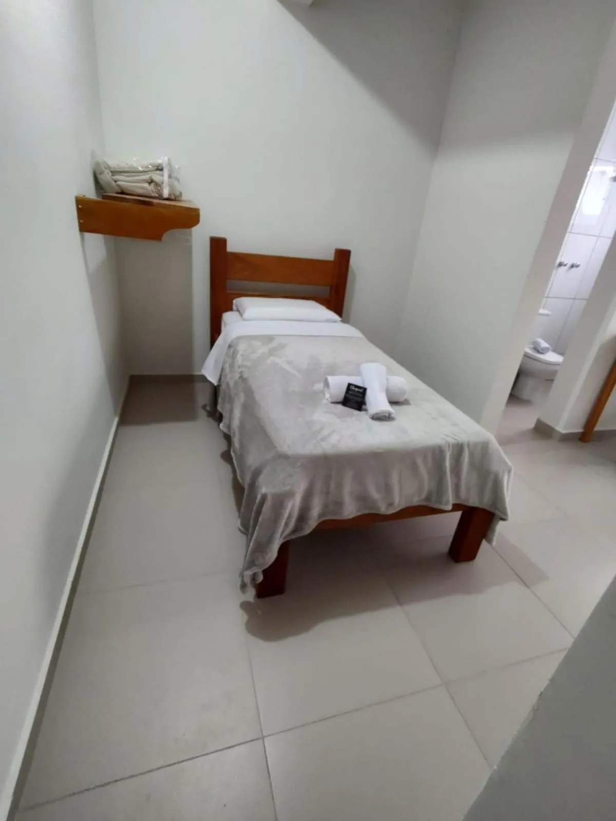 Photo of the whole room, Bed in Santiago Palace Hotel