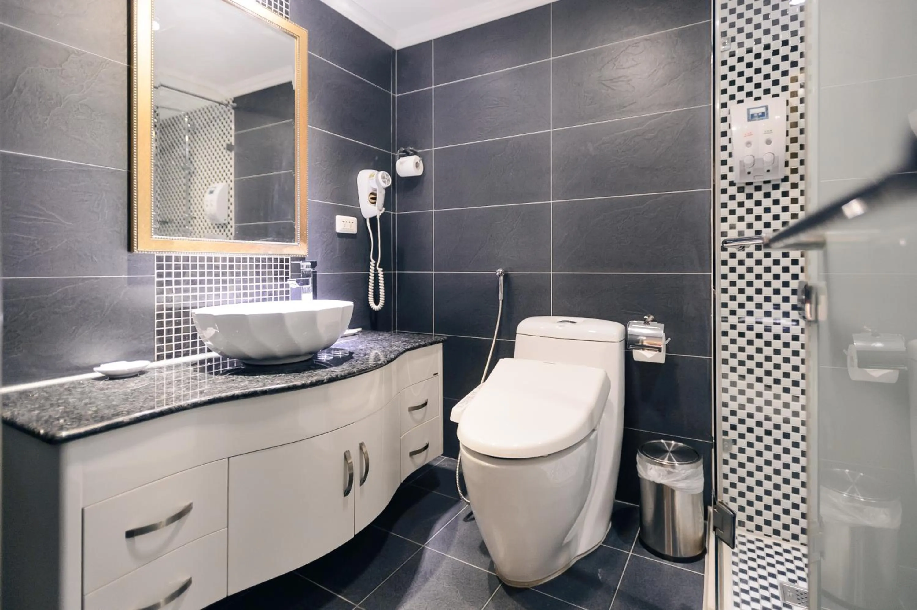 Kiwi Hotel MRT Wenxin Branch (Feng Chia Branch 1)