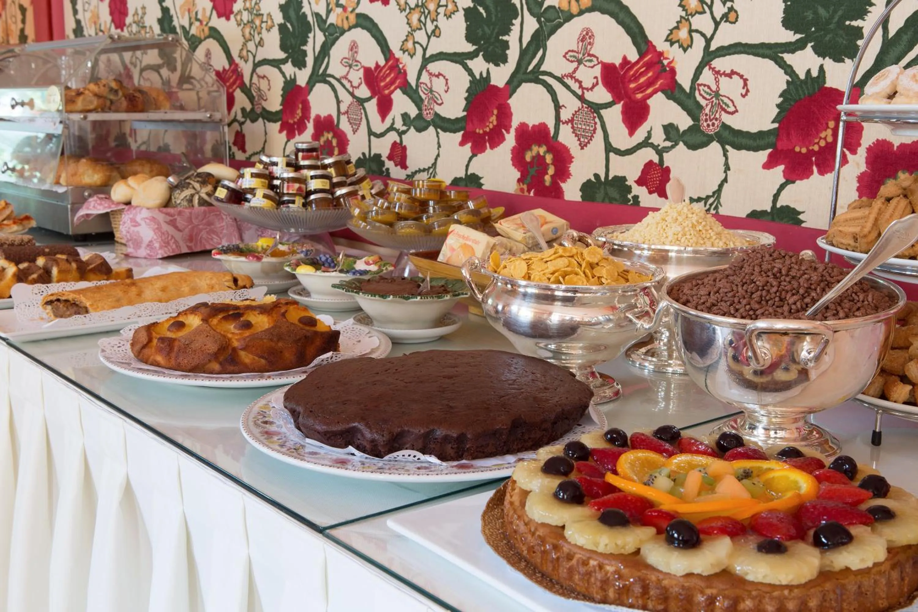 Breakfast in Hotel Biasutti