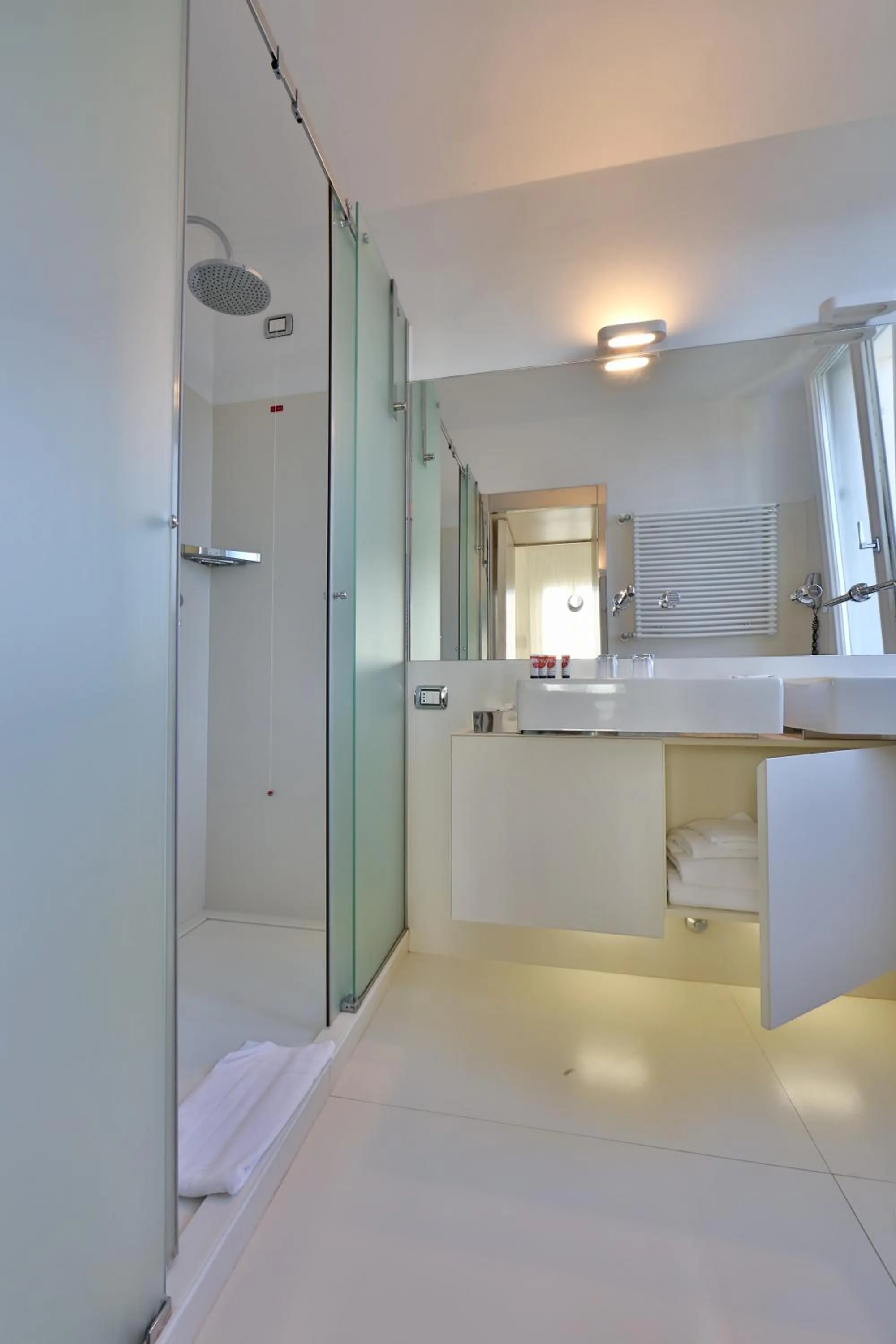 Shower in Hotel Biasutti