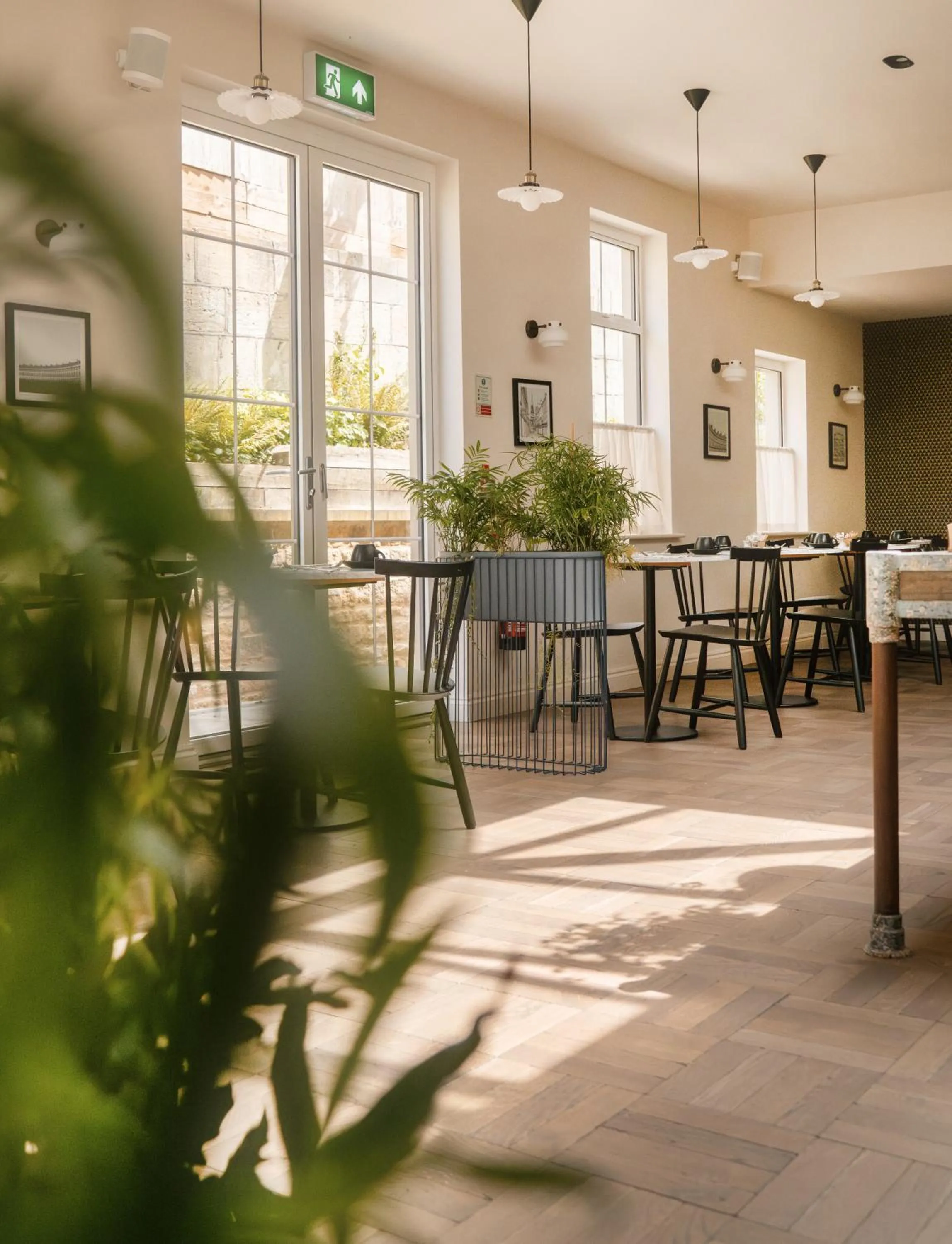 Restaurant/places to eat in Leighton House - Boutique Guesthouse