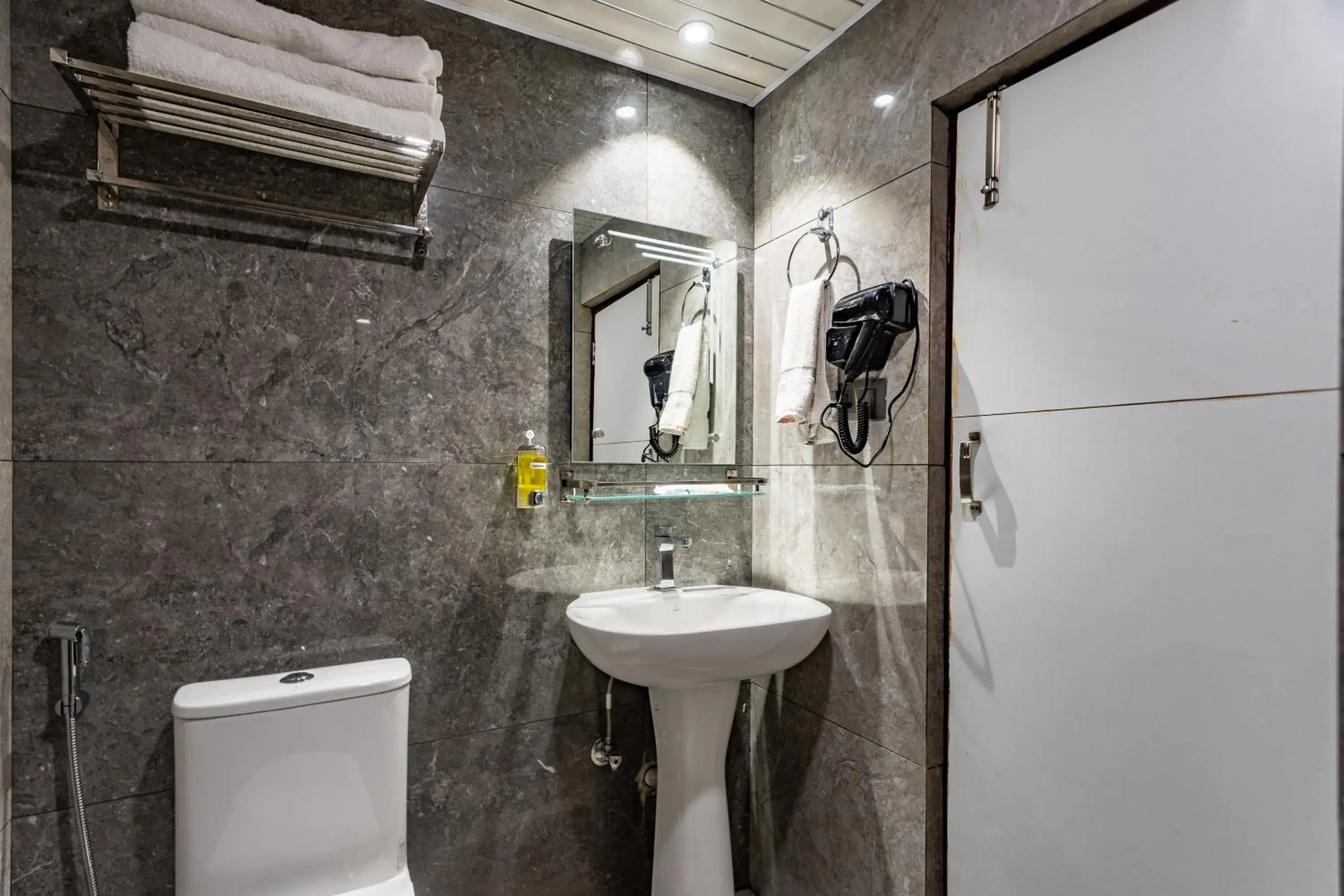 Quadruple Room with Balcony in Amarawati Boutique Hotel Quadruple Room with Balcony in Amarawati Boutique Hotel