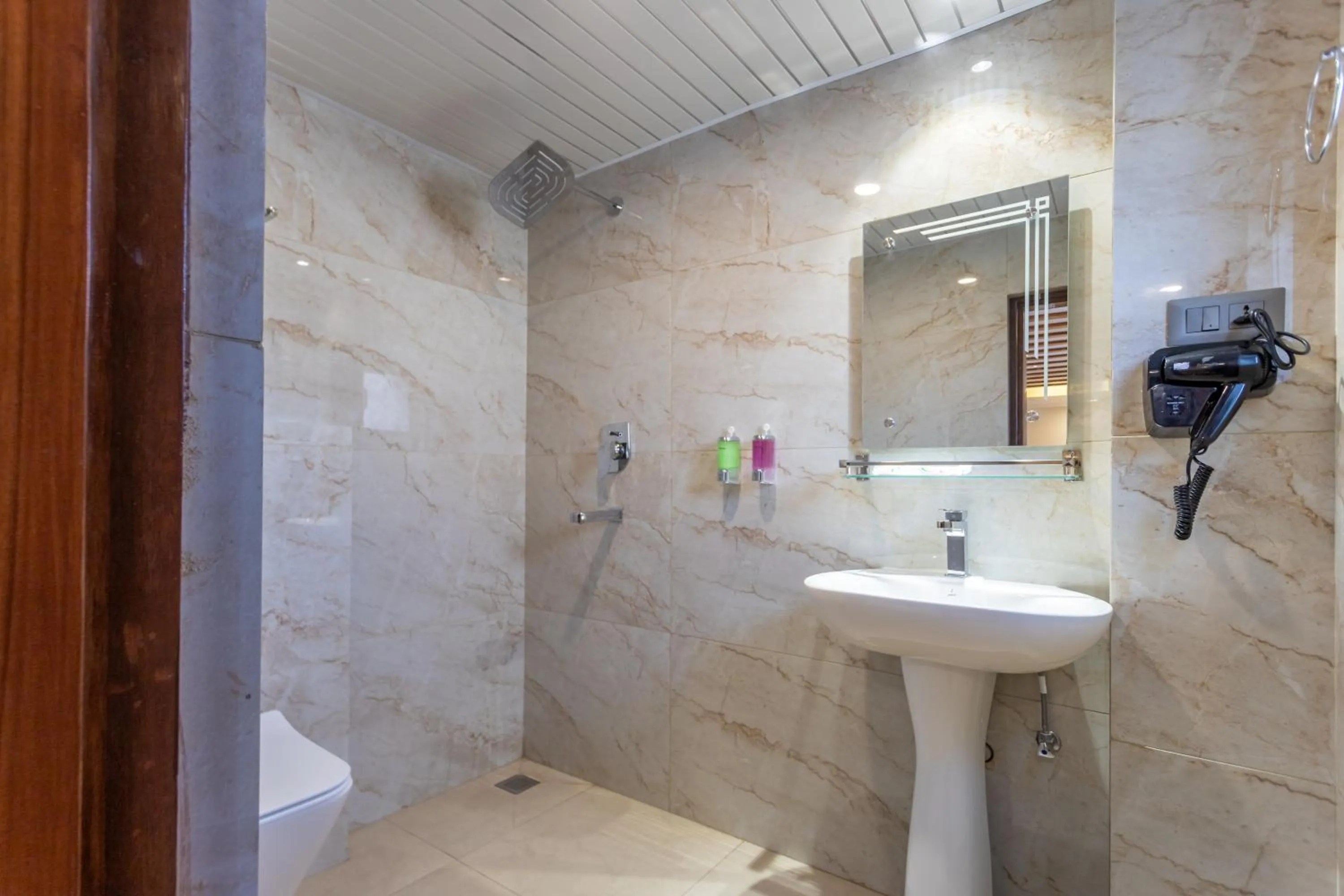 Shower in Amarawati Boutique Hotel