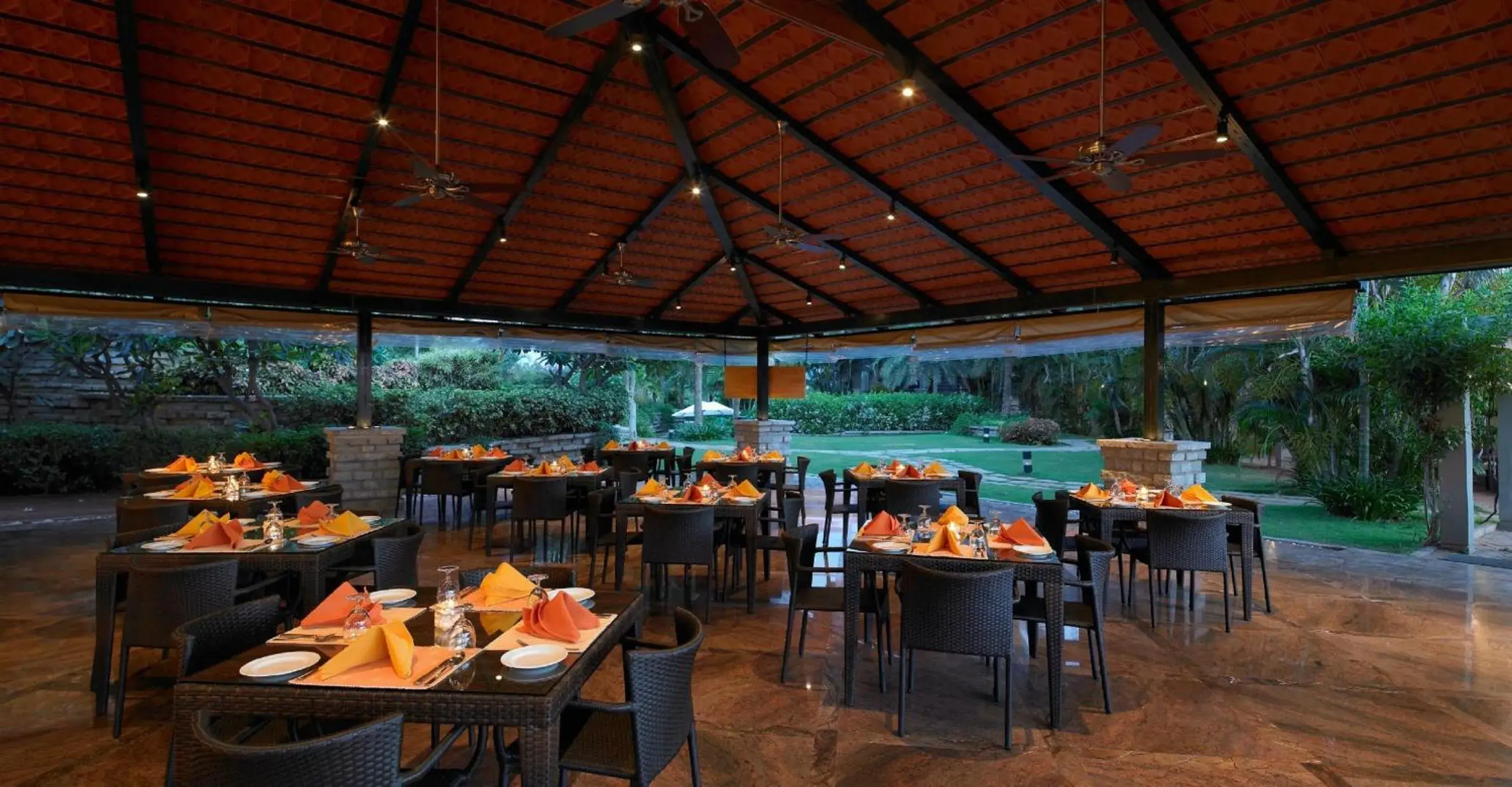 Restaurant/places to eat in Angsana Oasis Spa & Resort Restaurant/places to eat in Angsana Oasis Spa & Resort