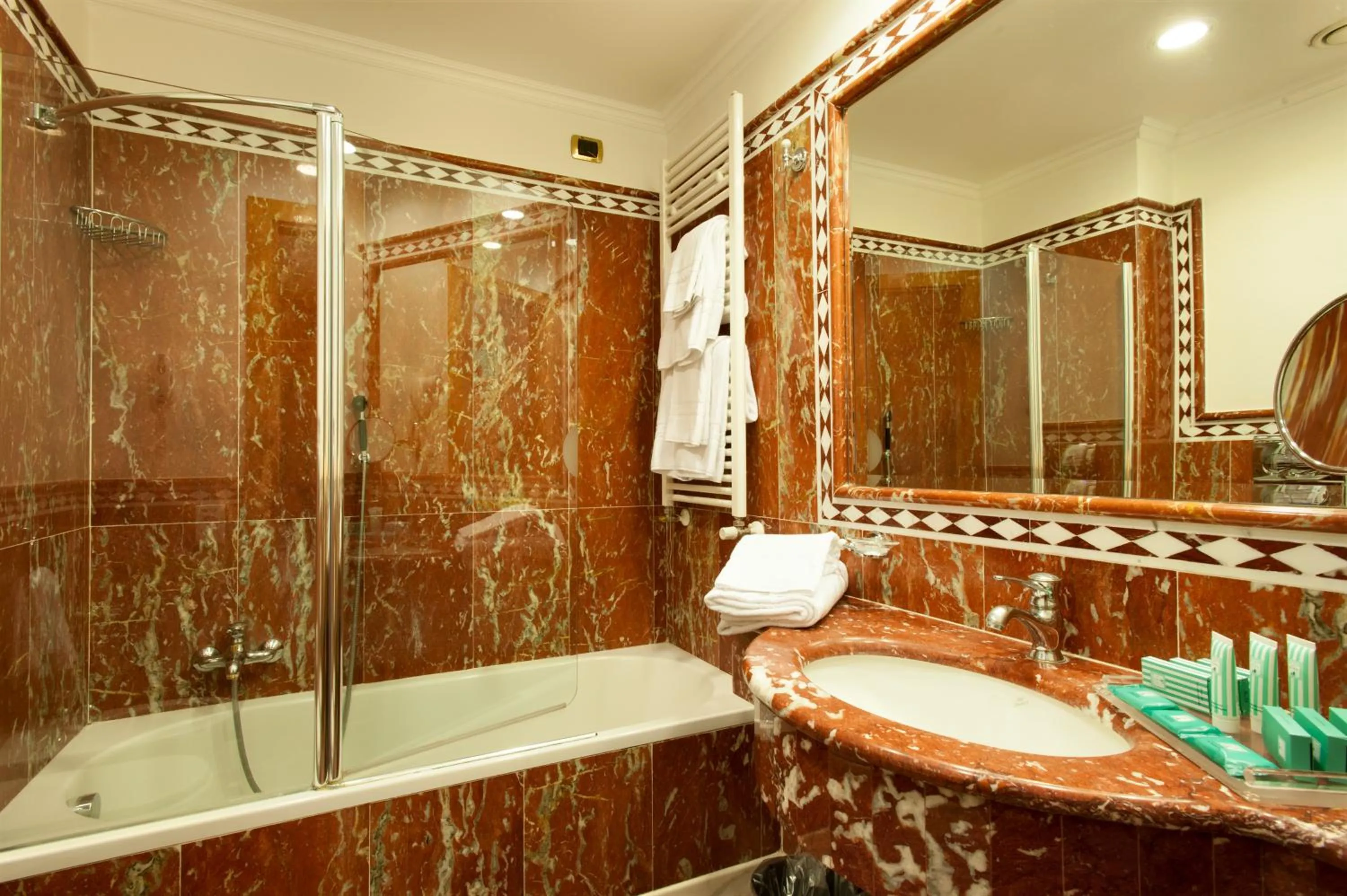 Bathroom in Hotel Marconi