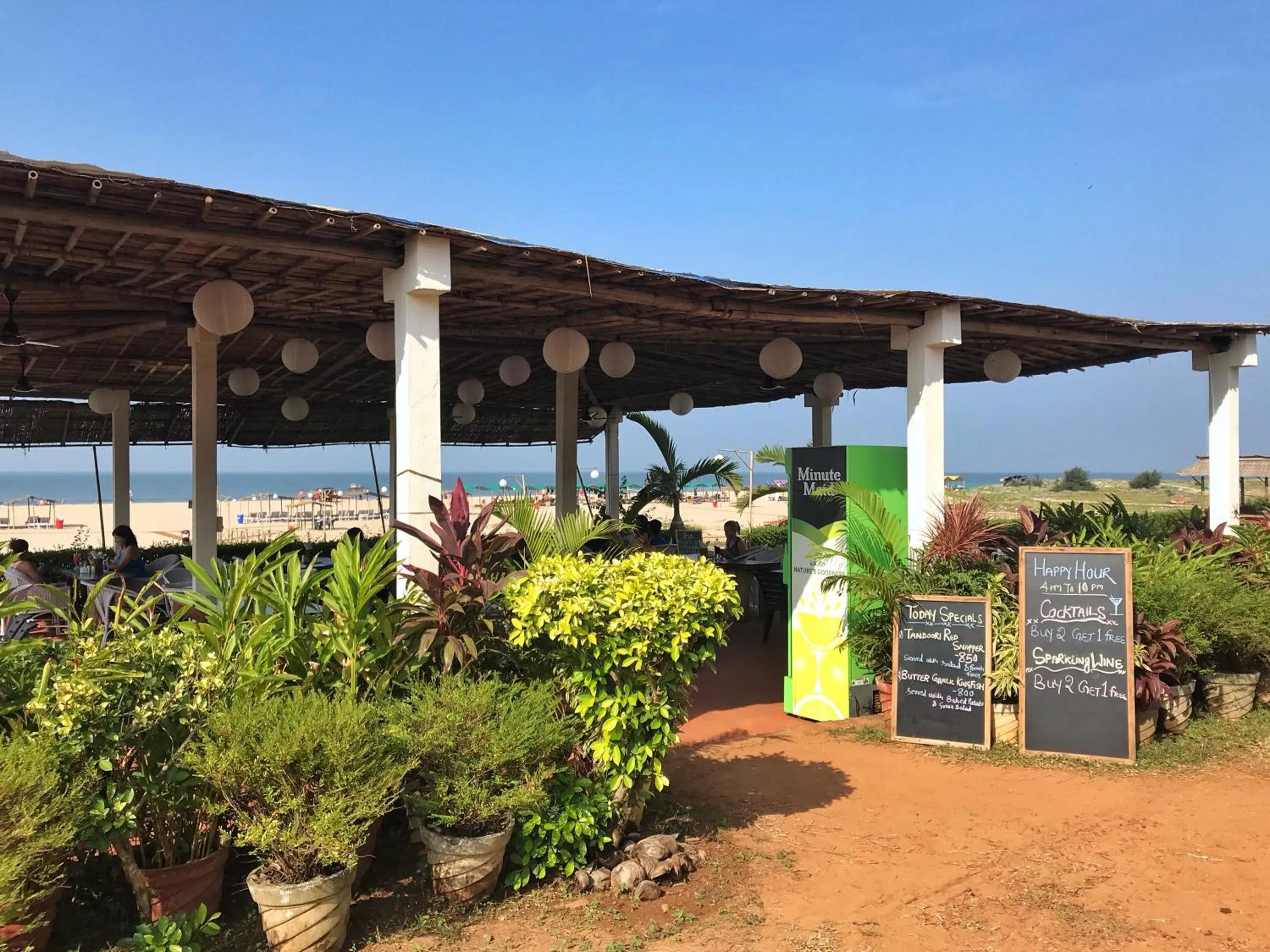 Restaurant/places to eat in Beach Street Eco Resort - Mandrem