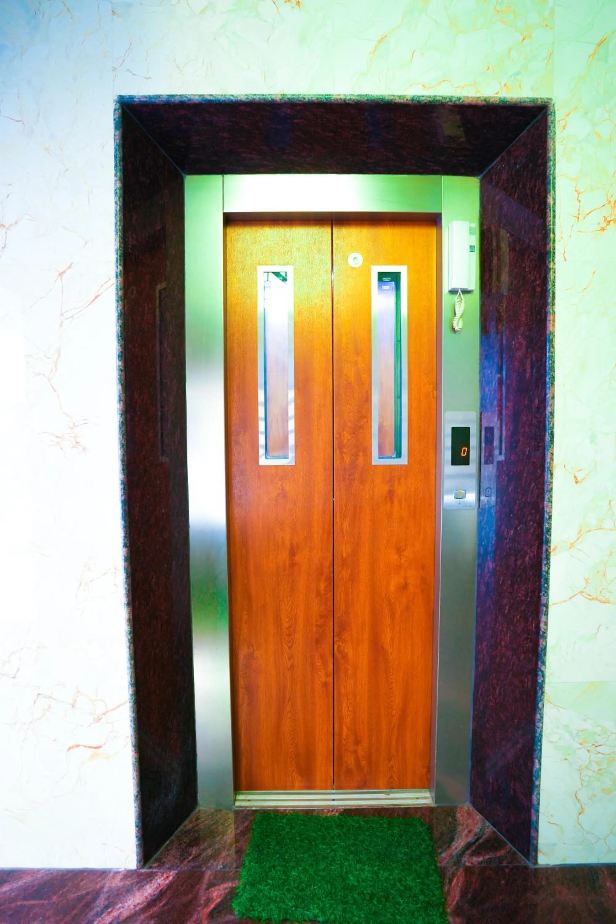 elevator in SAARA INN