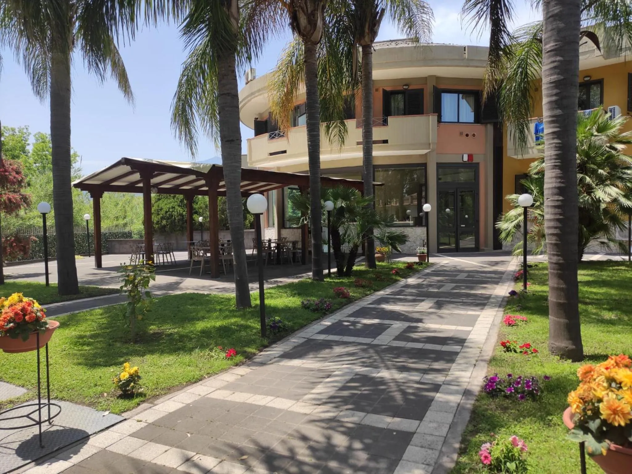 Facade/entrance in Oasi Park Hotel