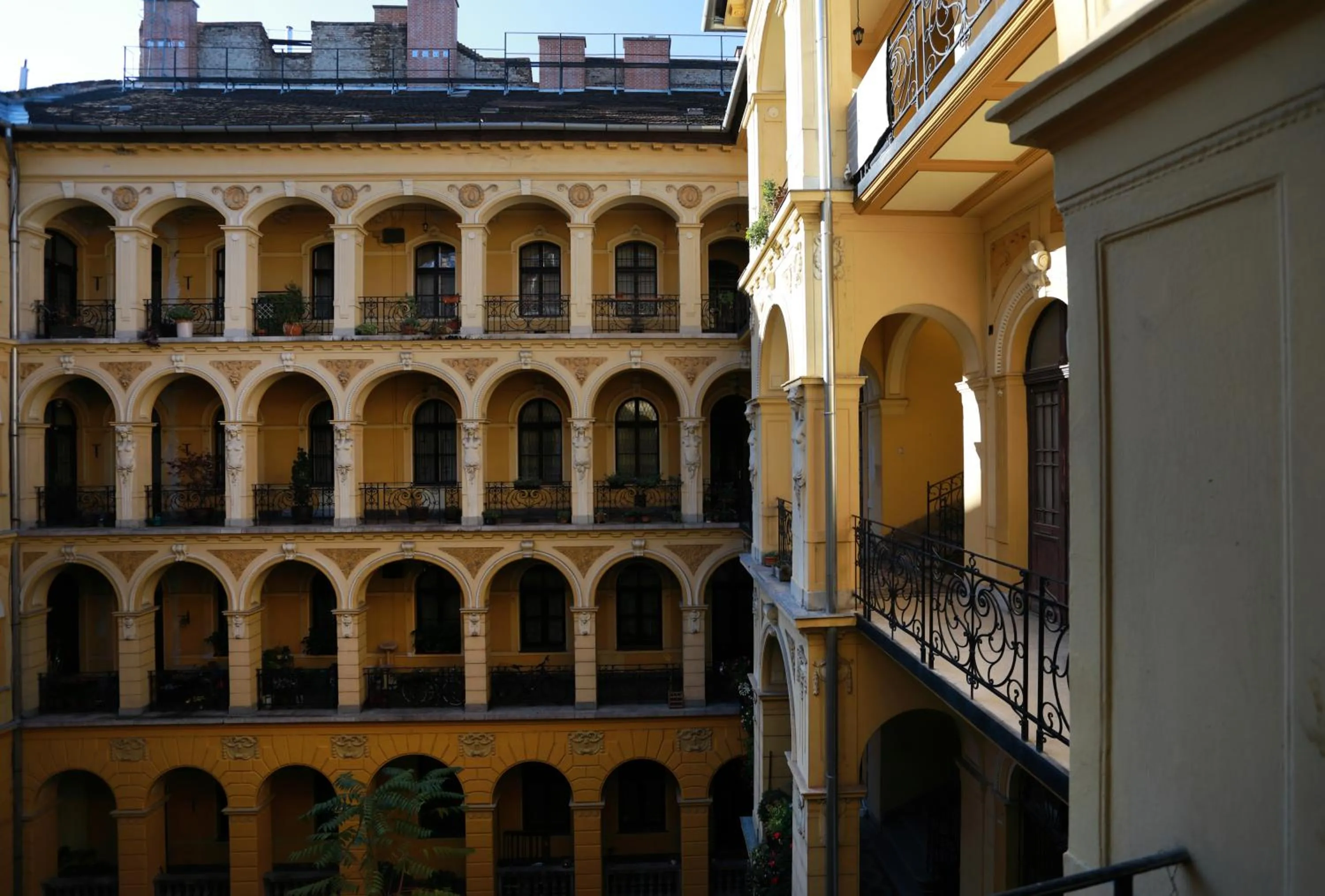 Property building in BudapeStayz - Raday Rooms