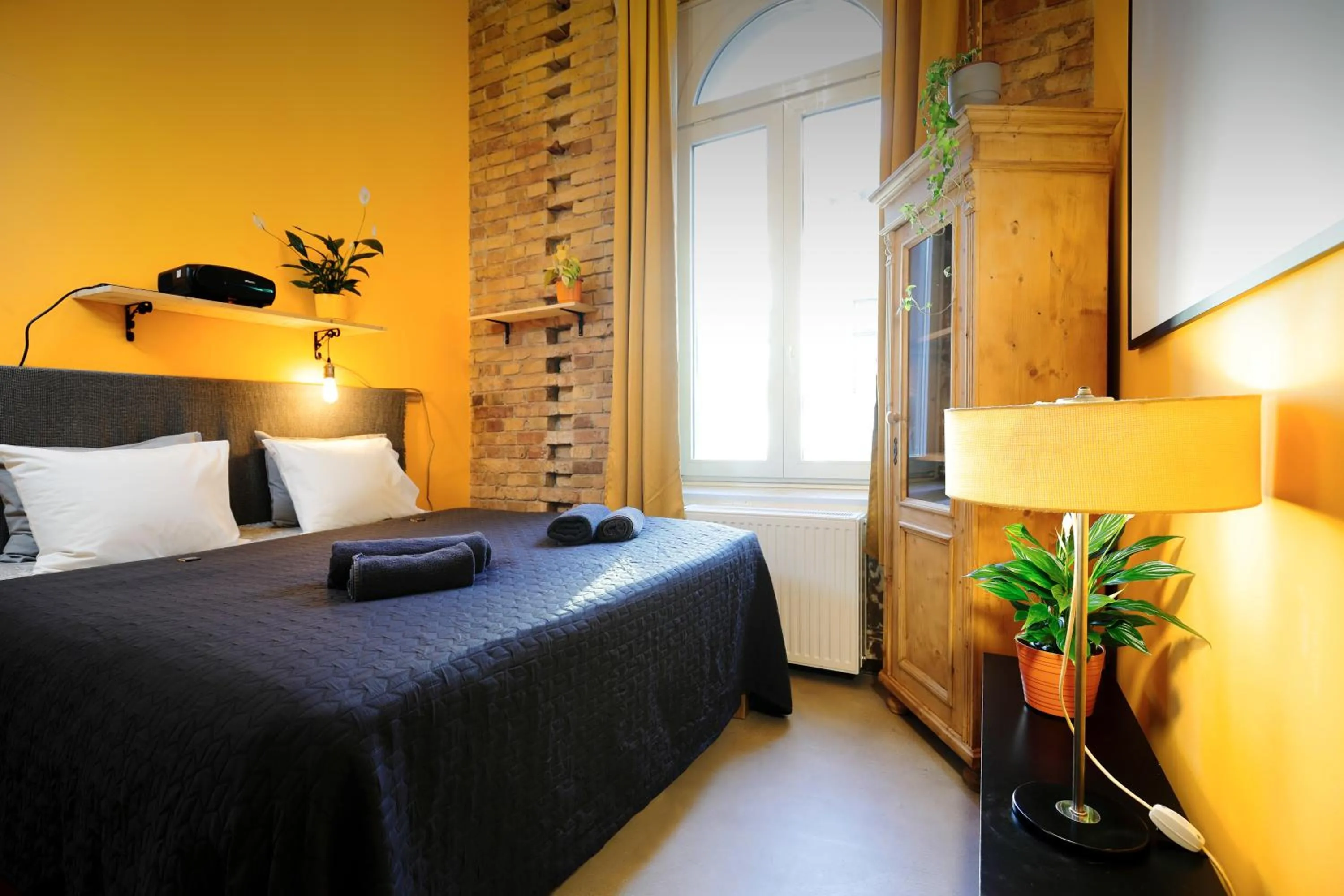 Bed in BudapeStayz - Raday Rooms