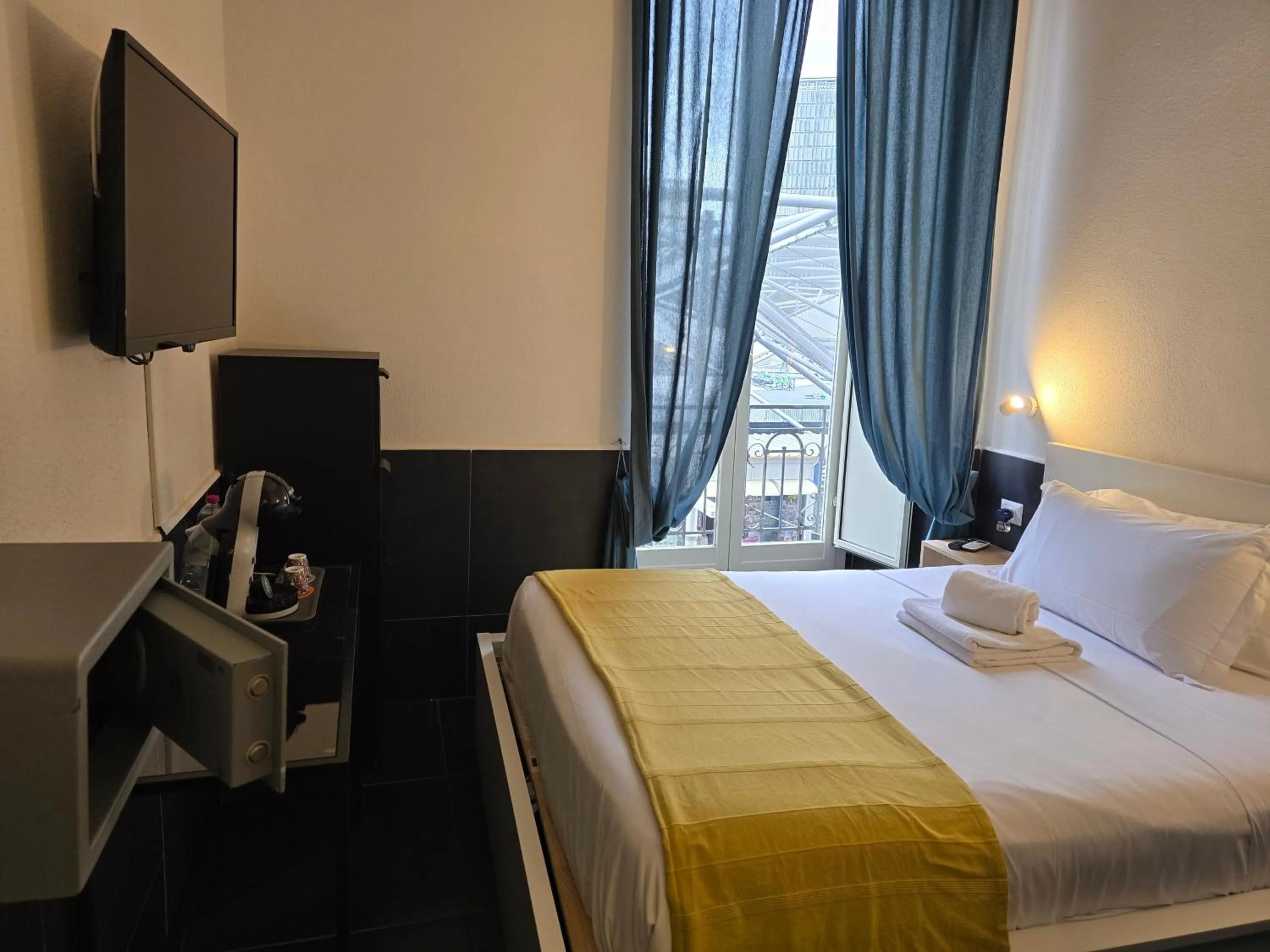 Bed in Ideal City Walk