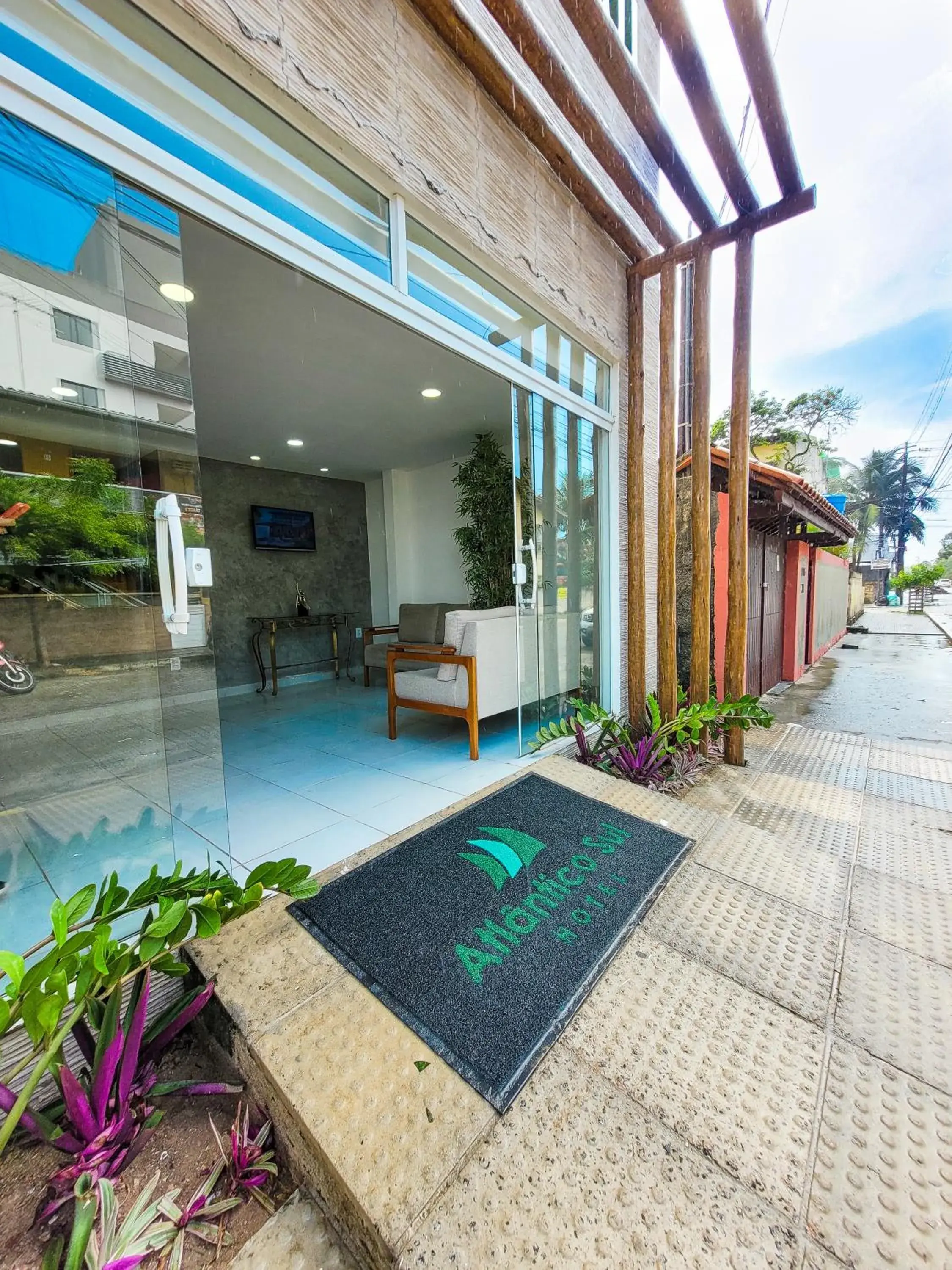 Facade/entrance in Atlântico Sul Hotel Facade/entrance in Atlântico Sul Hotel