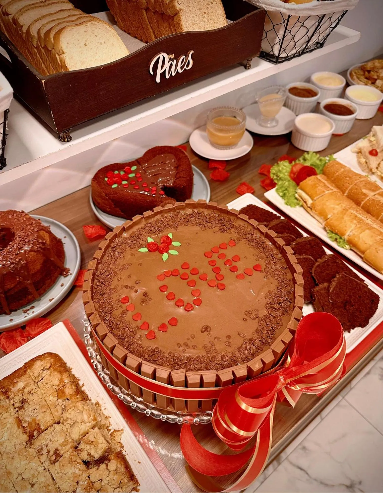 Buffet breakfast in Pousada Villa Vantino