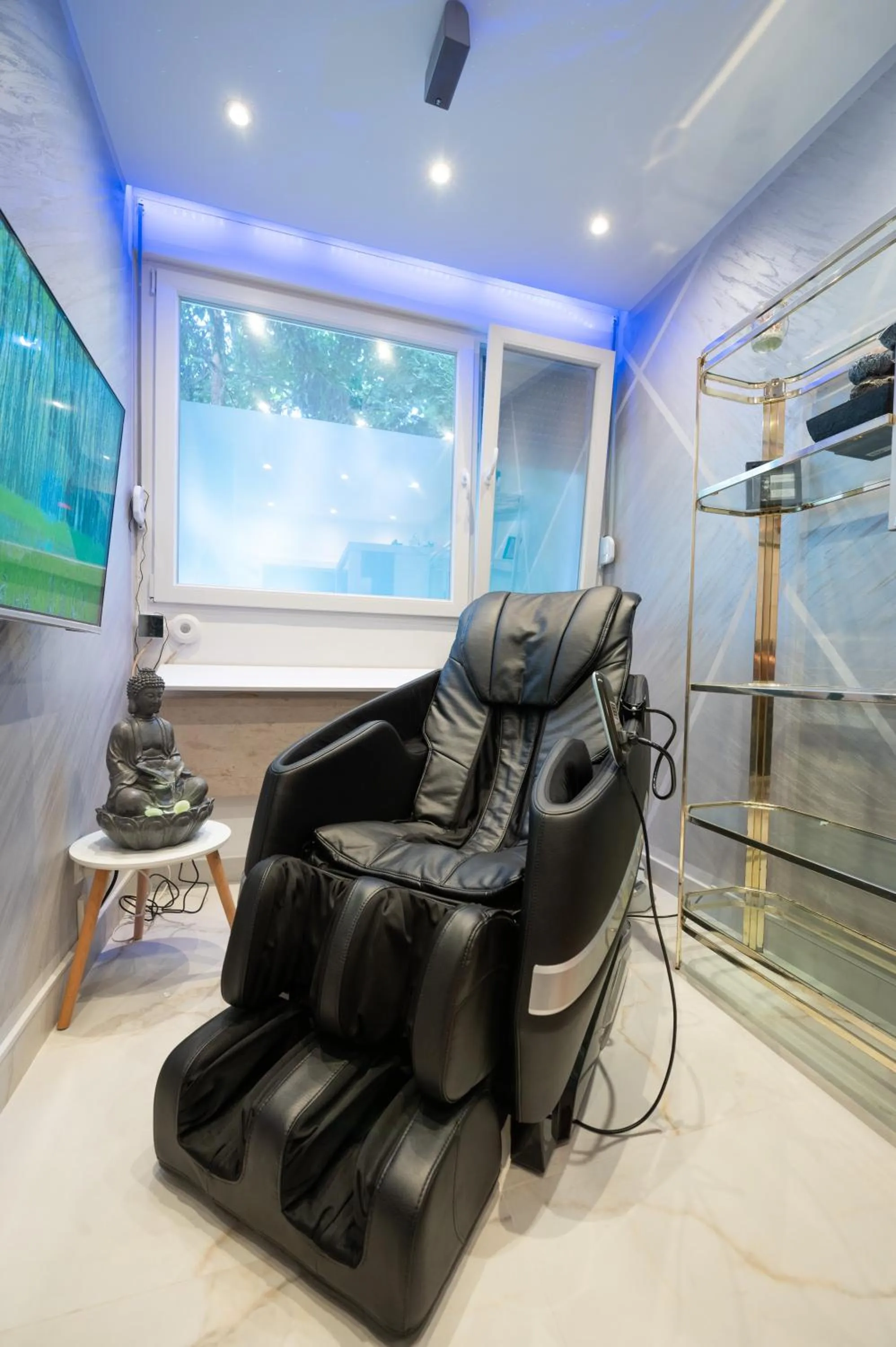 Massage in Aurora Lux Spa Smart apartments