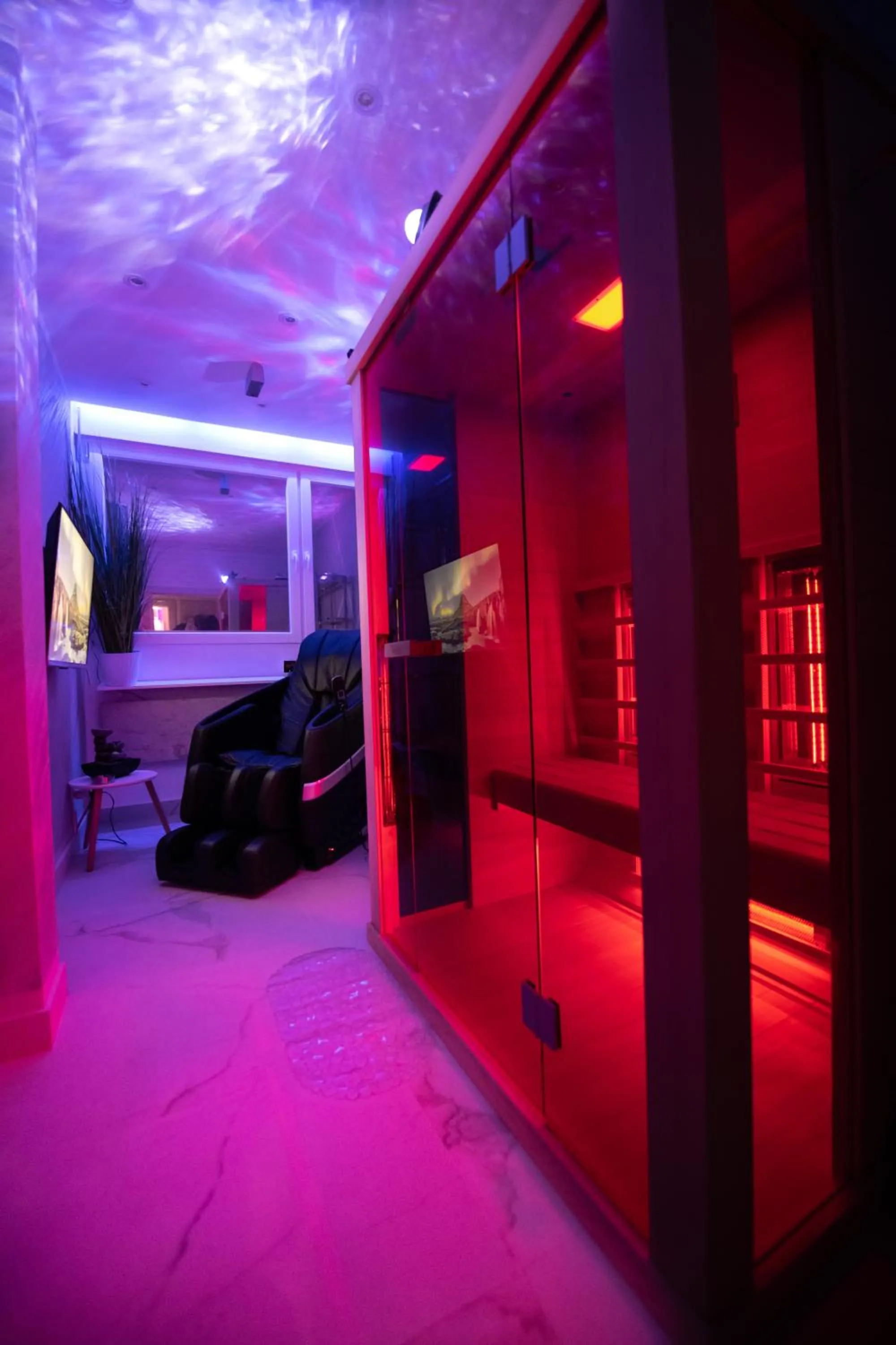 Massage in Aurora Lux Spa Smart apartments