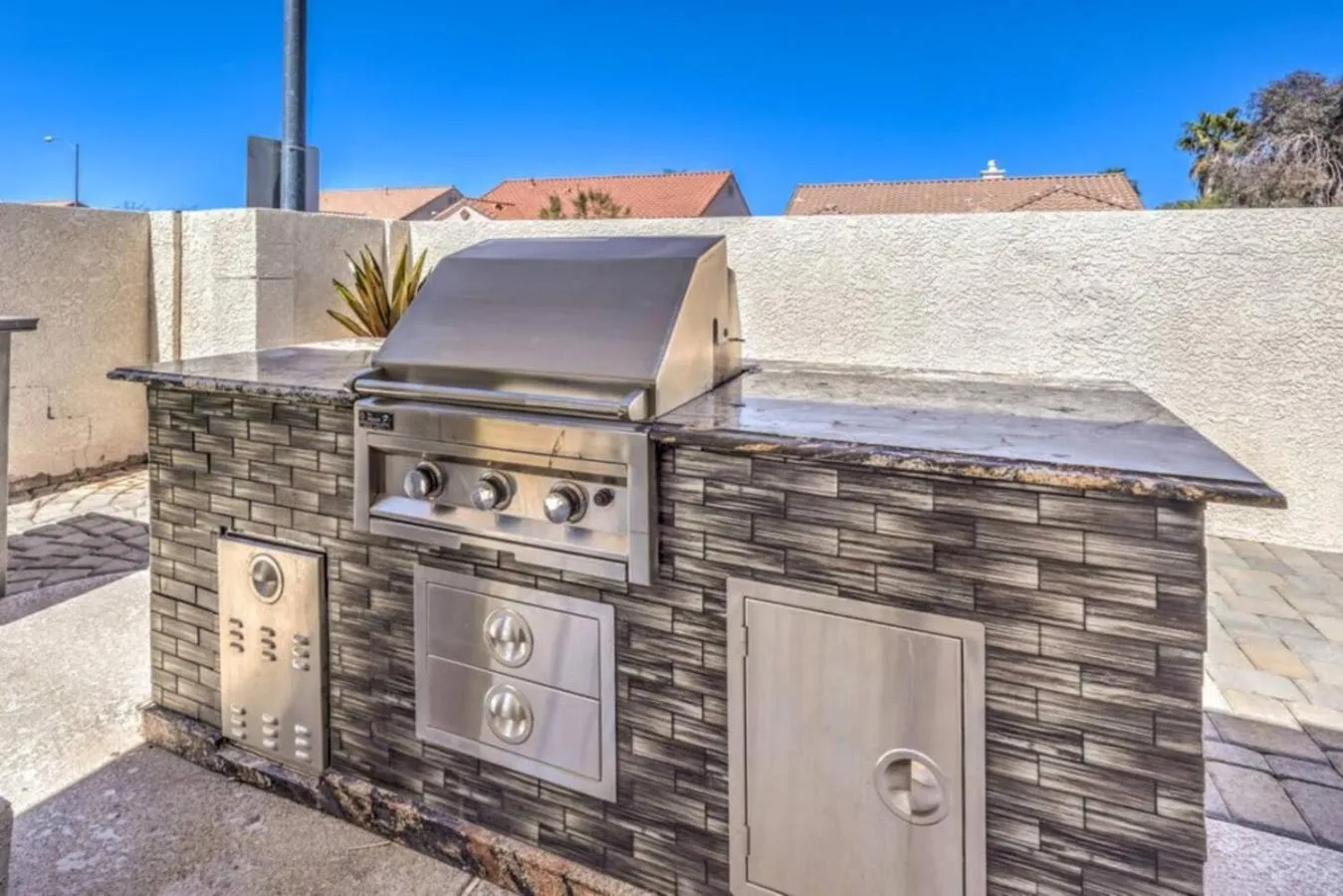 Family Fun for Everyone in Las Vegas- 4 Bedrooms, Billiards, Game Room