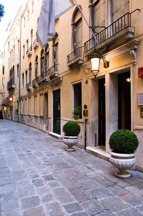 Facade/entrance in Suites Torre Dell'Orologio