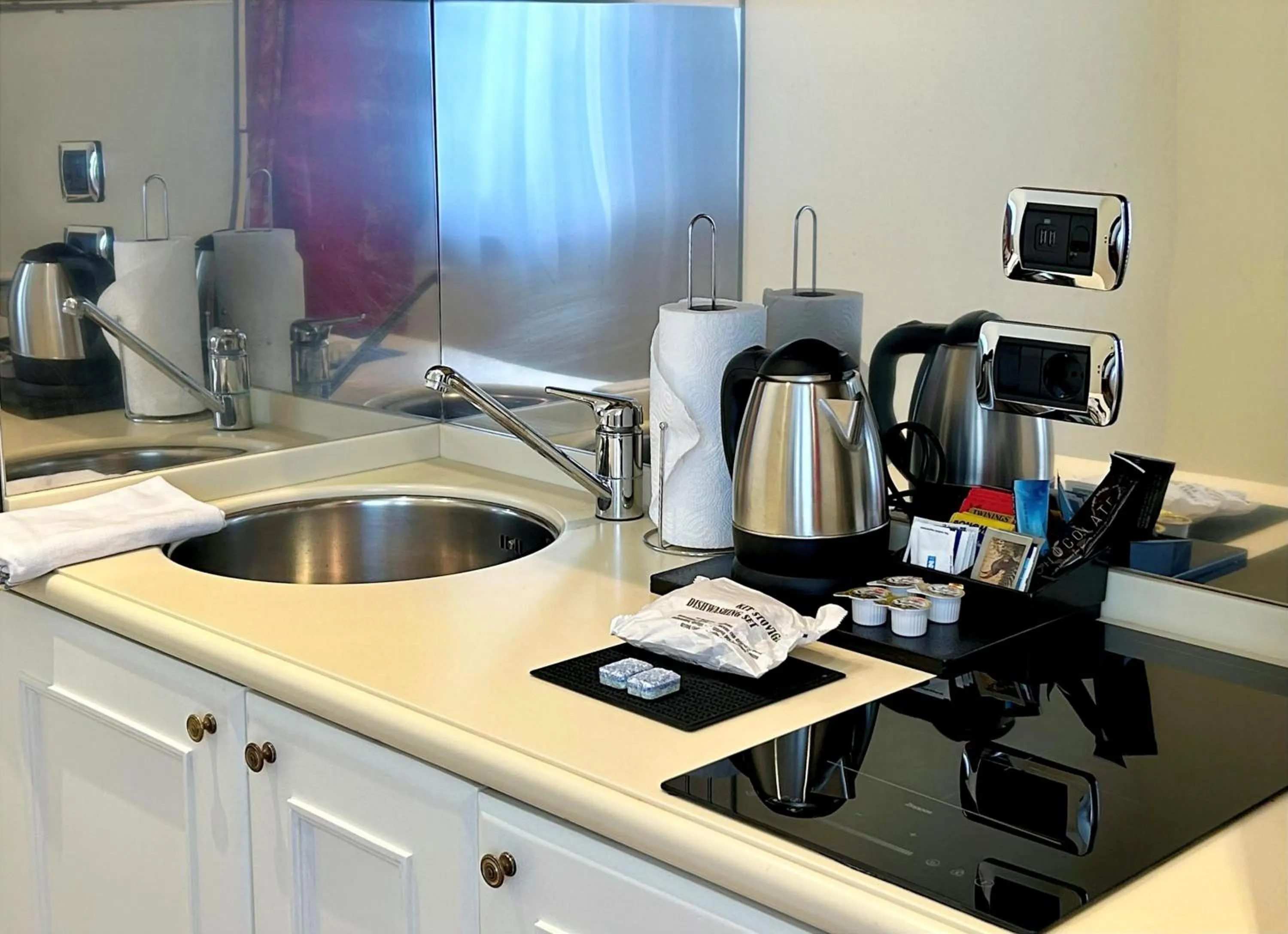 Coffee/tea facilities in Suites Torre Dell'Orologio